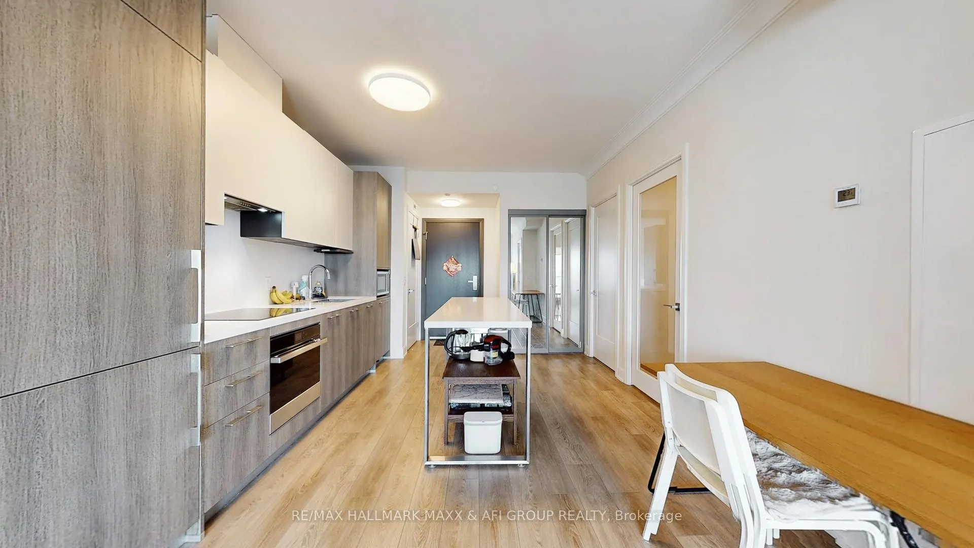 Photo 13 of Unit 2209, 8 Water Walk Drive, Markham, Unionville — HOMEH