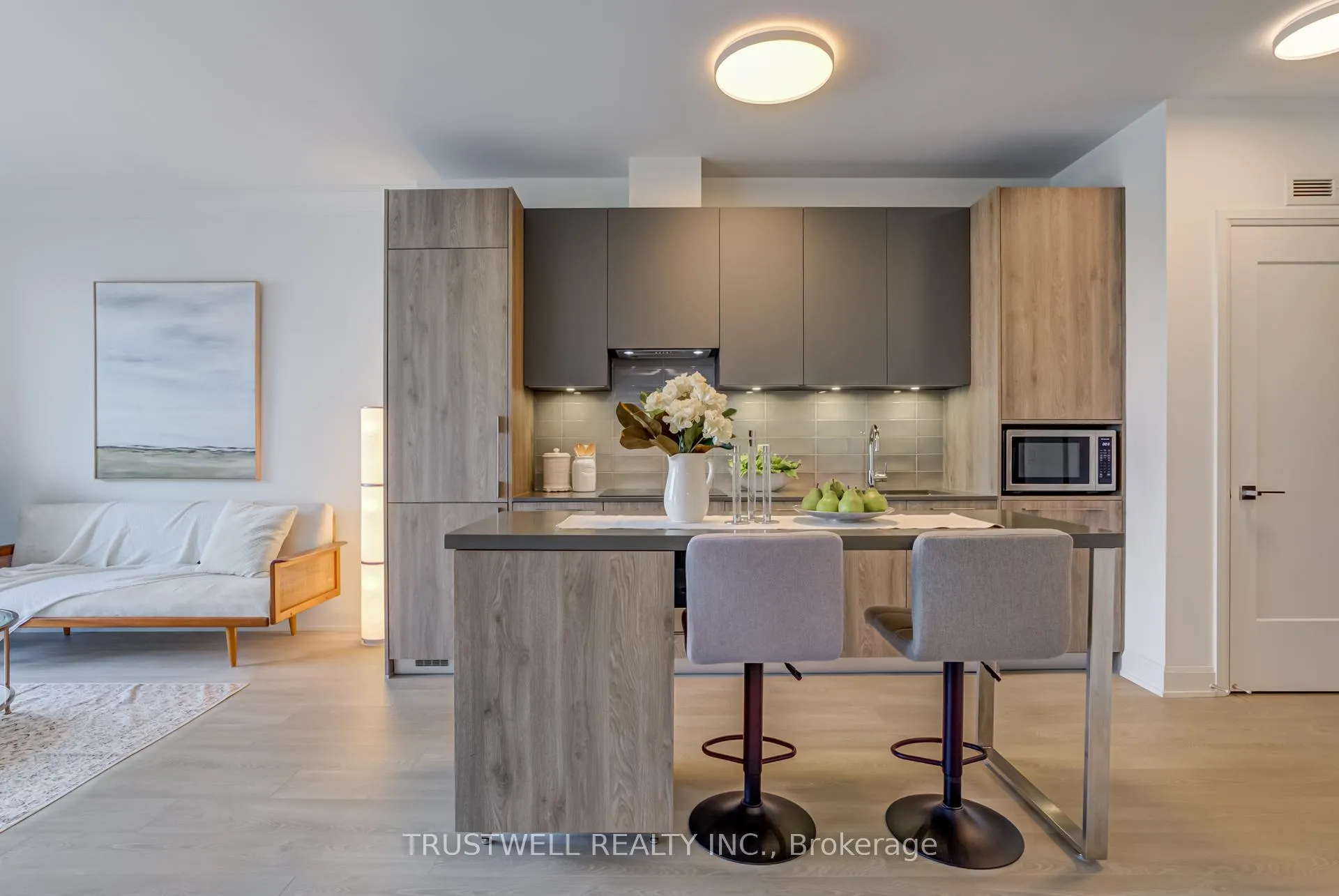 Photo 4 of Unit 315, 38 Water Walk Drive, Markham, Unionville — HOMEH