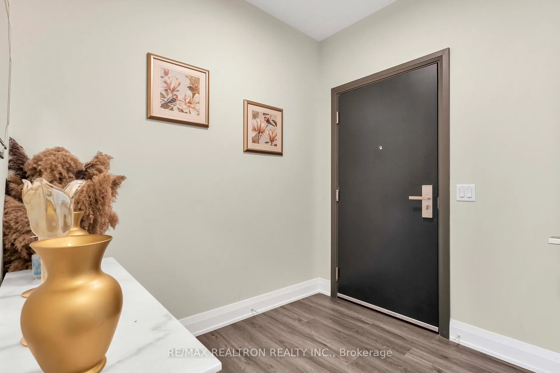 Photo 6 of Unit 3903, 18 water walk Drive, Markham, Unionville — HOMEH