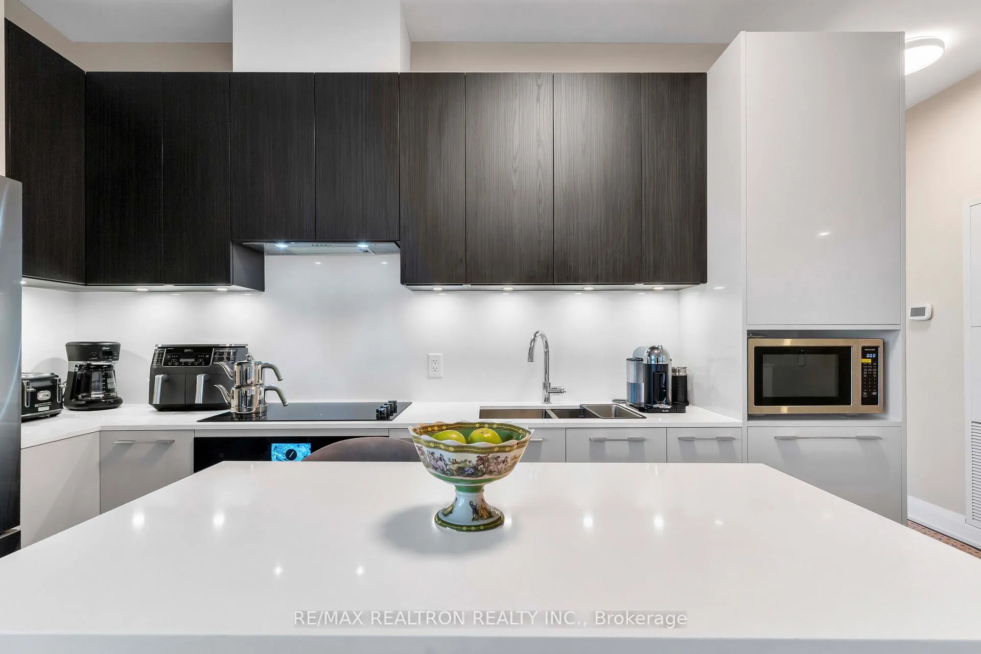 Photo 15 of Unit 3903, 18 water walk Drive, Markham, Unionville — HOMEH