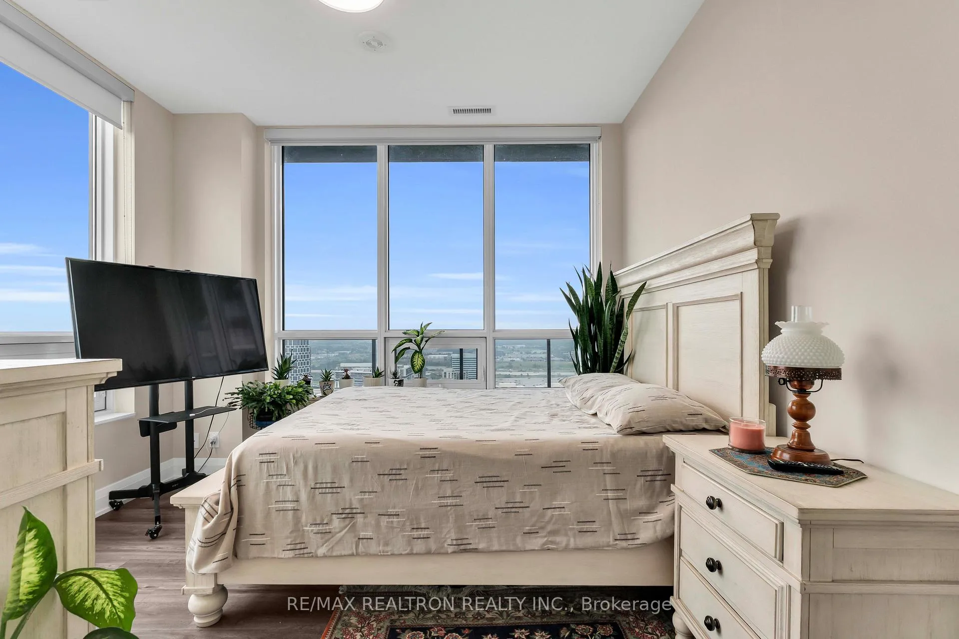 Photo 24 of Unit 3903, 18 water walk Drive, Markham, Unionville — HOMEH