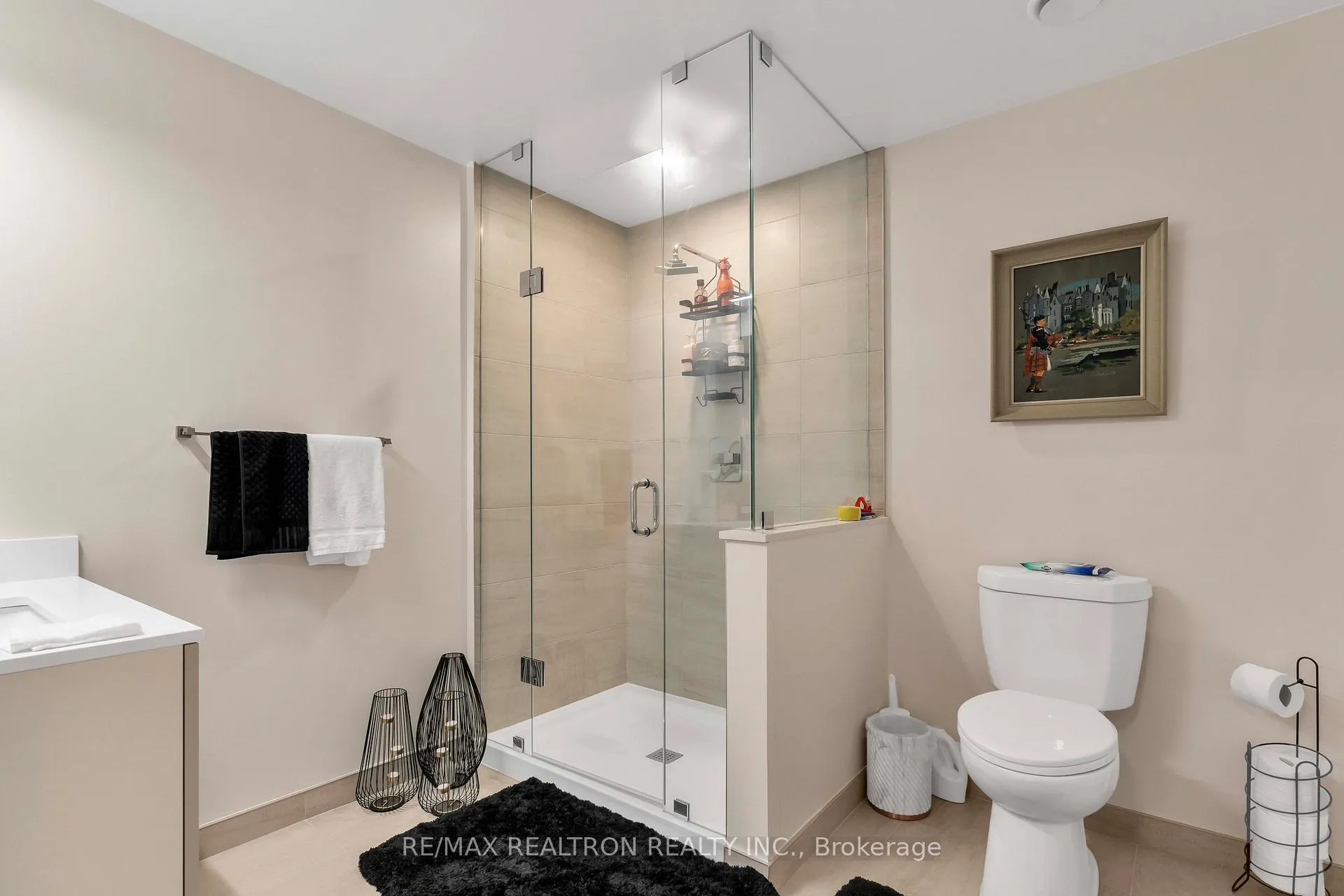 Photo 31 of Unit 3903, 18 water walk Drive, Markham, Unionville — HOMEH