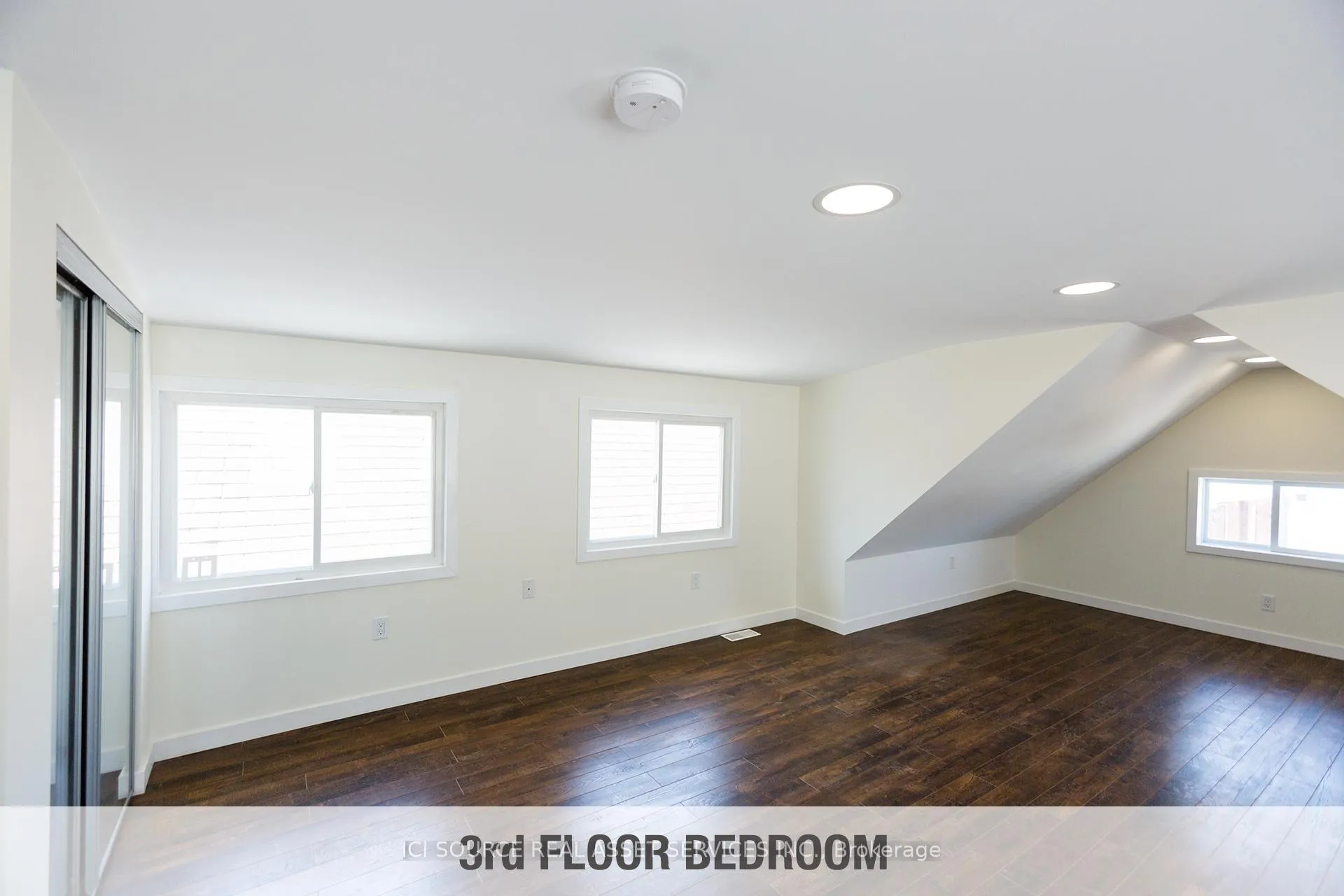 Photo 1 of Unit 2, 16 Madison Avenue, Hamilton, Gibson — HOMEH