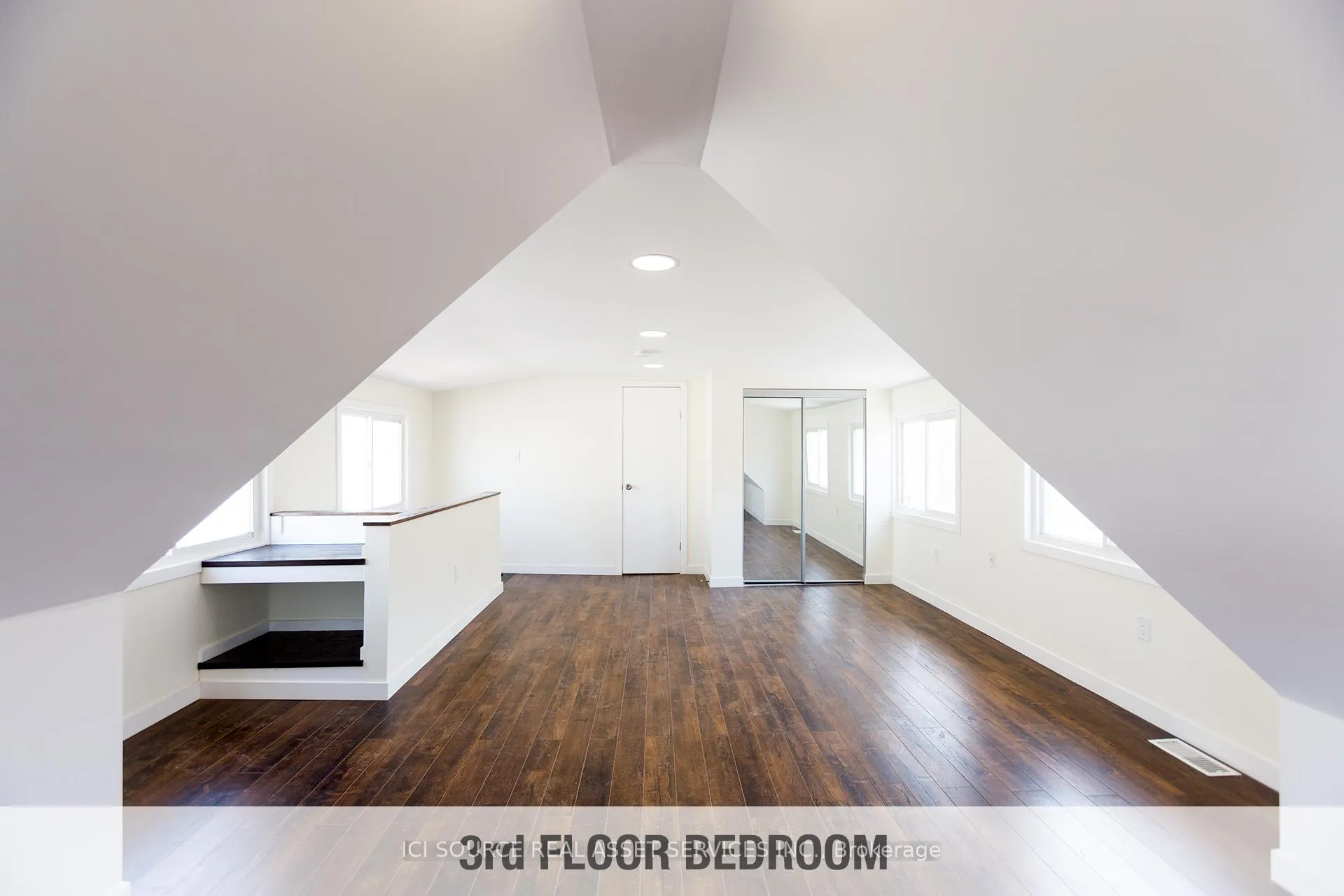 Photo 2 of Unit 2, 16 Madison Avenue, Hamilton, Gibson — HOMEH