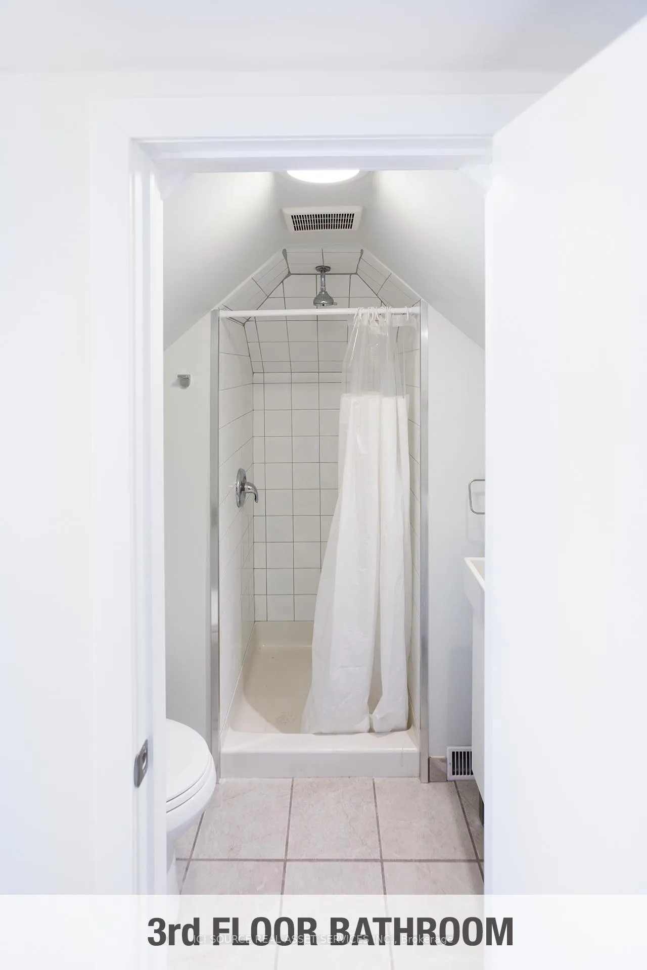 Photo 4 of Unit 2, 16 Madison Avenue, Hamilton, Gibson — HOMEH