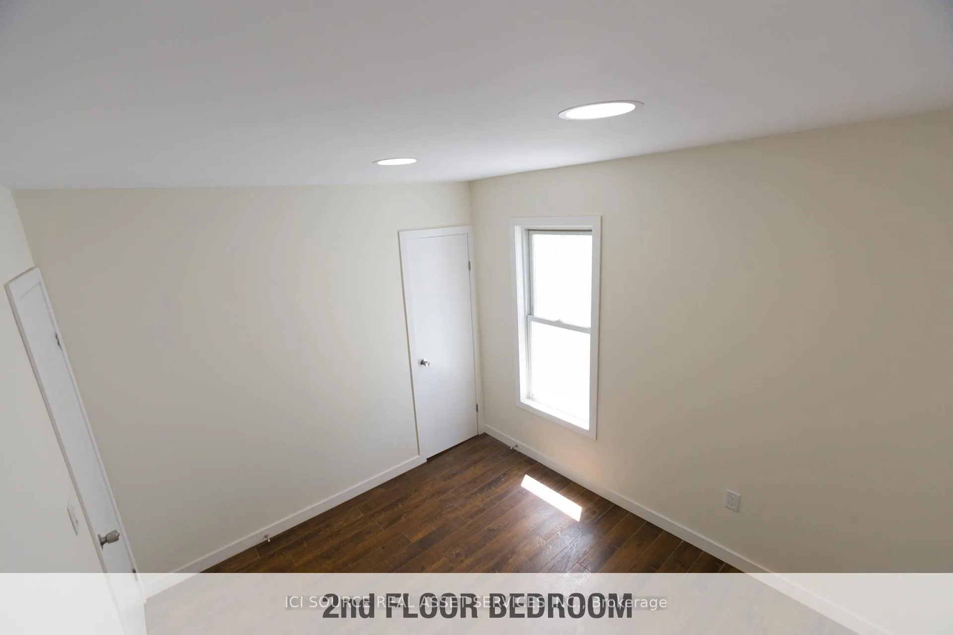 Photo 8 of Unit 2, 16 Madison Avenue, Hamilton, Gibson — HOMEH