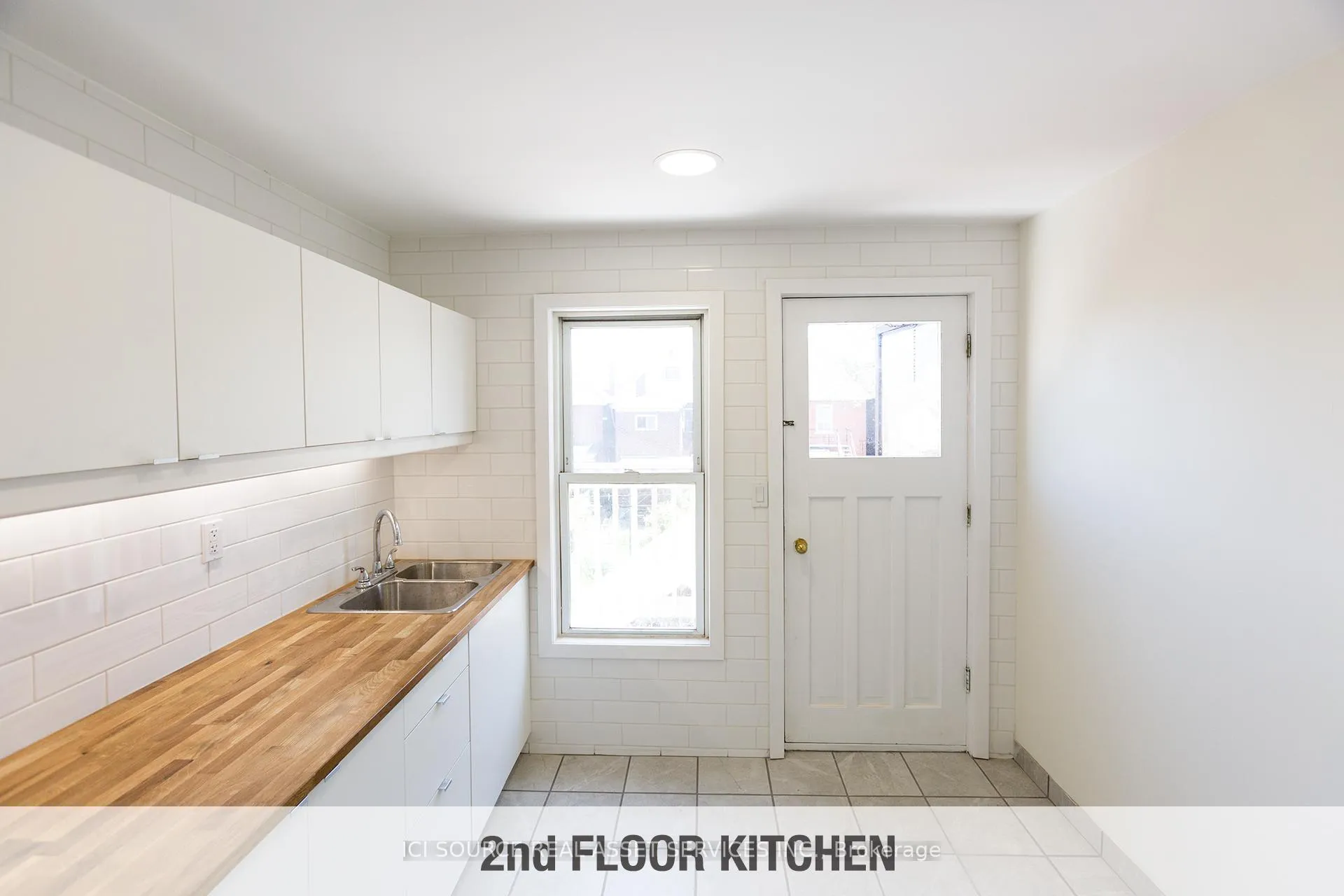 Photo 17 of Unit 2, 16 Madison Avenue, Hamilton, Gibson — HOMEH