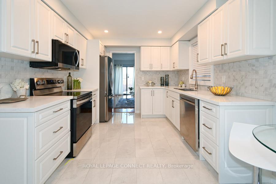 Photo 5 of 2 Barnard Court, Ajax, South East — HOMEH