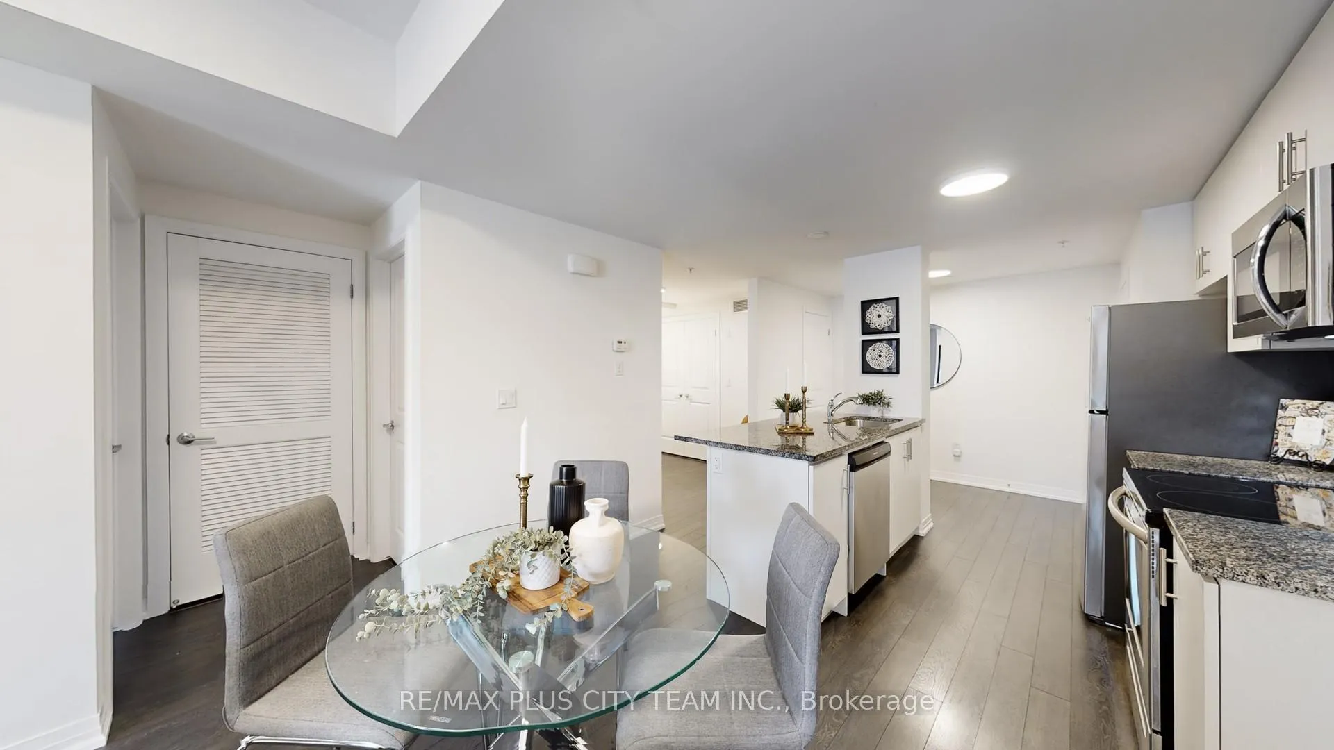 Photo 11 of Unit 802, 2635 William Jackson Drive, Pickering, Duffin Heights — HOMEH