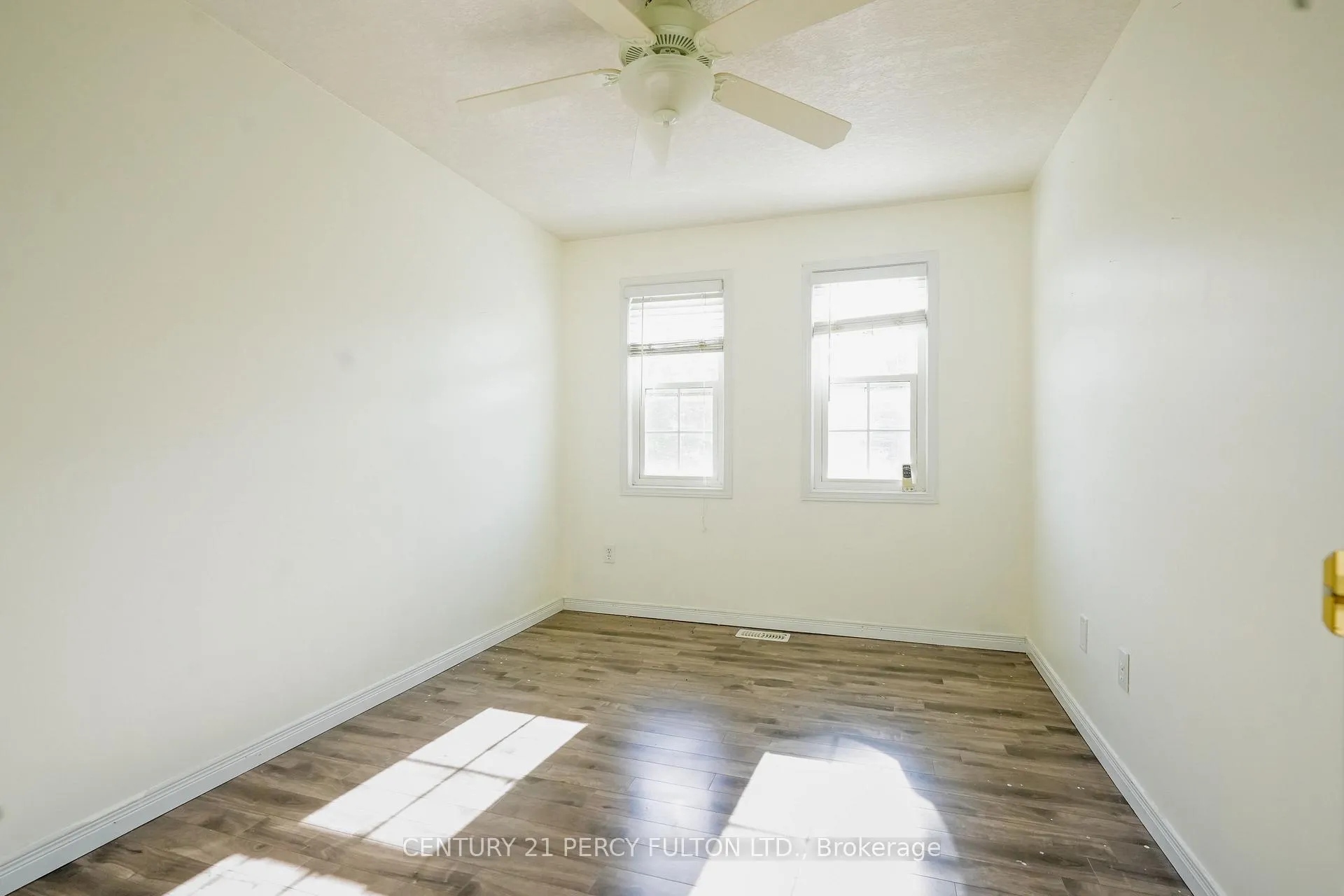 Photo 10 of 784 Laurelwood Drive, Kitchener — HOMEH