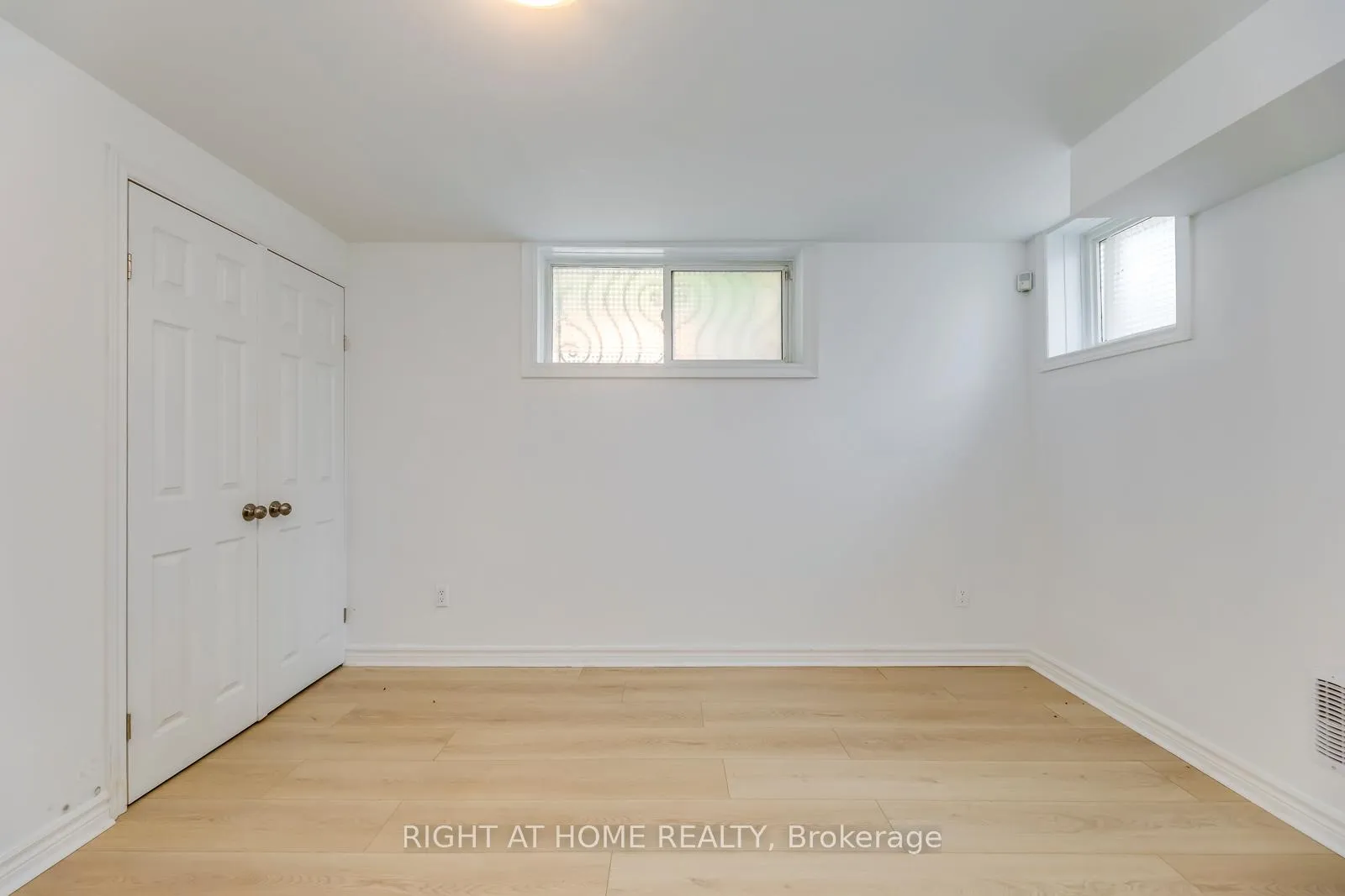 Photo 11 of Unit Bsmt, 91 Rockview Gardens, Vaughan, Concord — HOMEH