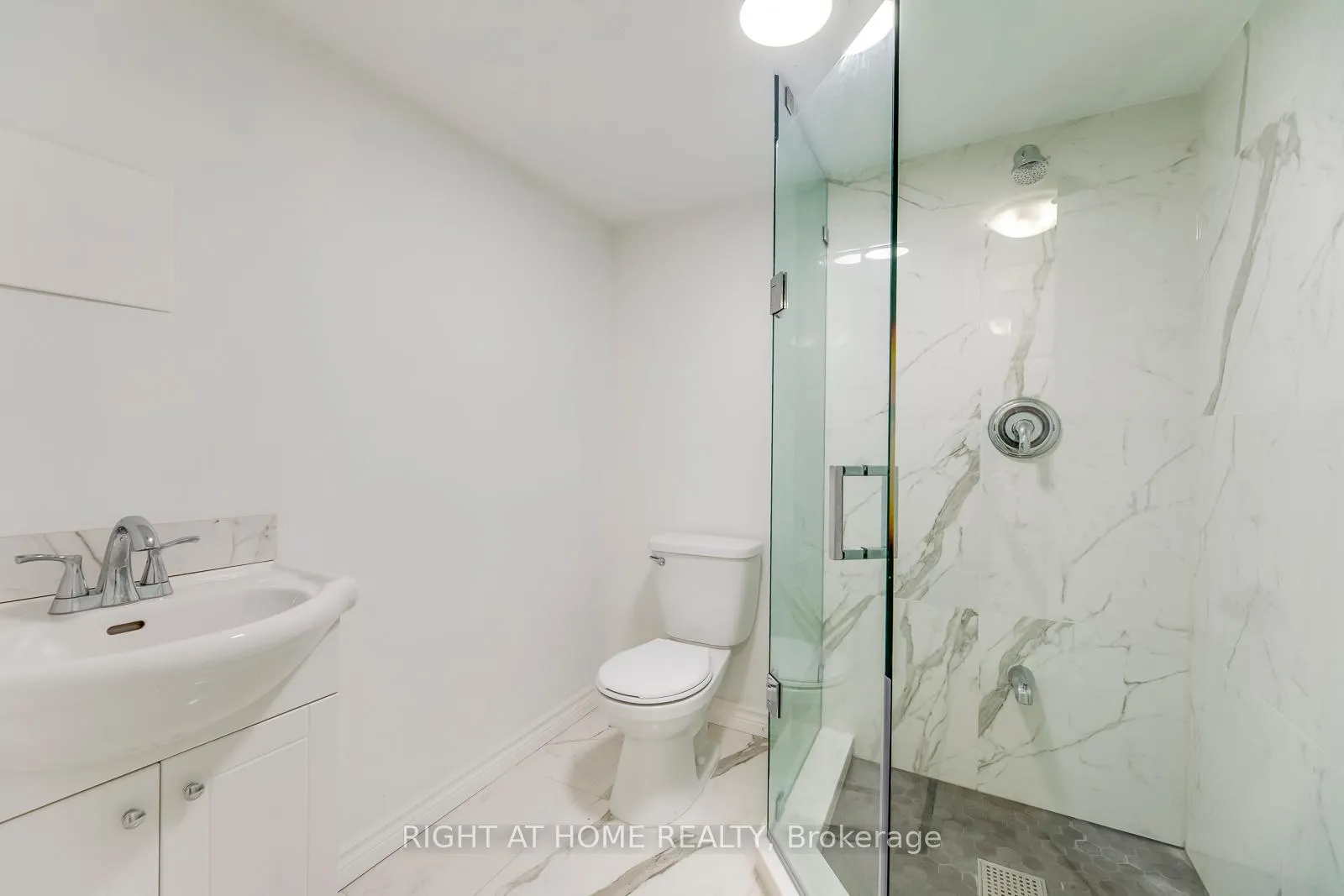 Photo 12 of Unit Bsmt, 91 Rockview Gardens, Vaughan, Concord — HOMEH