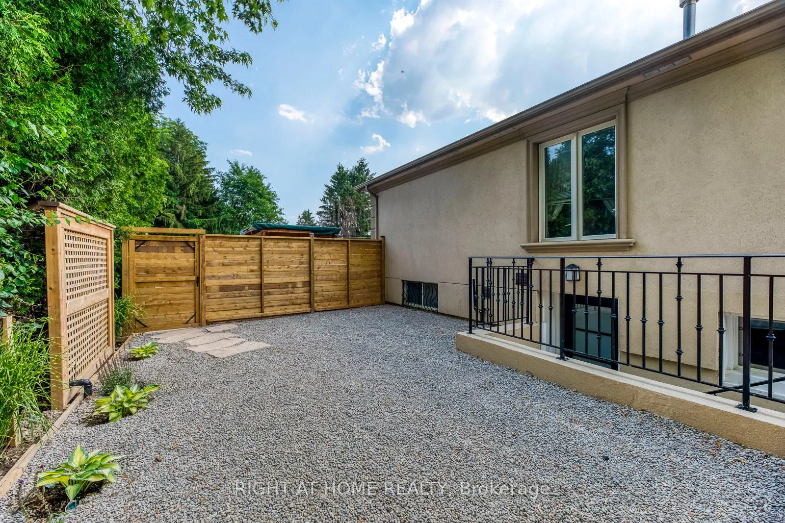 Photo 14 of Unit Bsmt, 91 Rockview Gardens, Vaughan, Concord — HOMEH