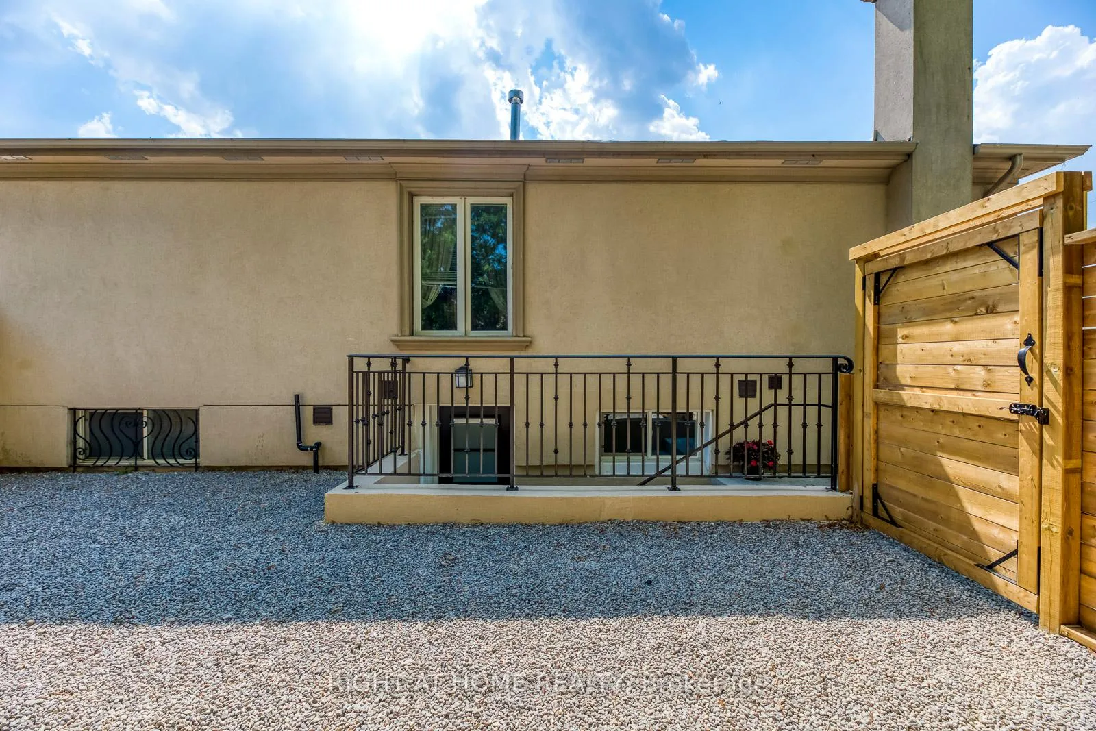Photo 15 of Unit Bsmt, 91 Rockview Gardens, Vaughan, Concord — HOMEH