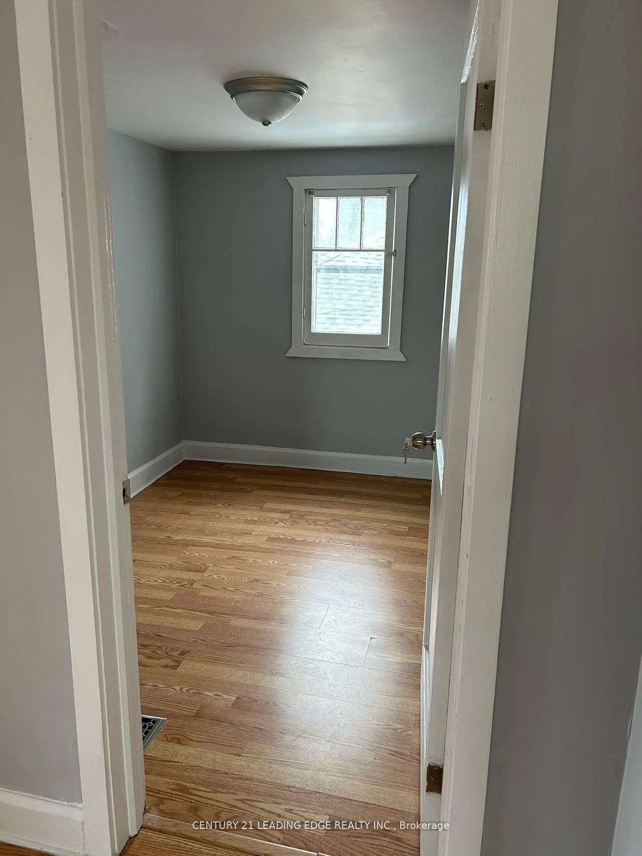Photo 6 of 294 Buena Vista Avenue, Oshawa, McLaughlin — HOMEH