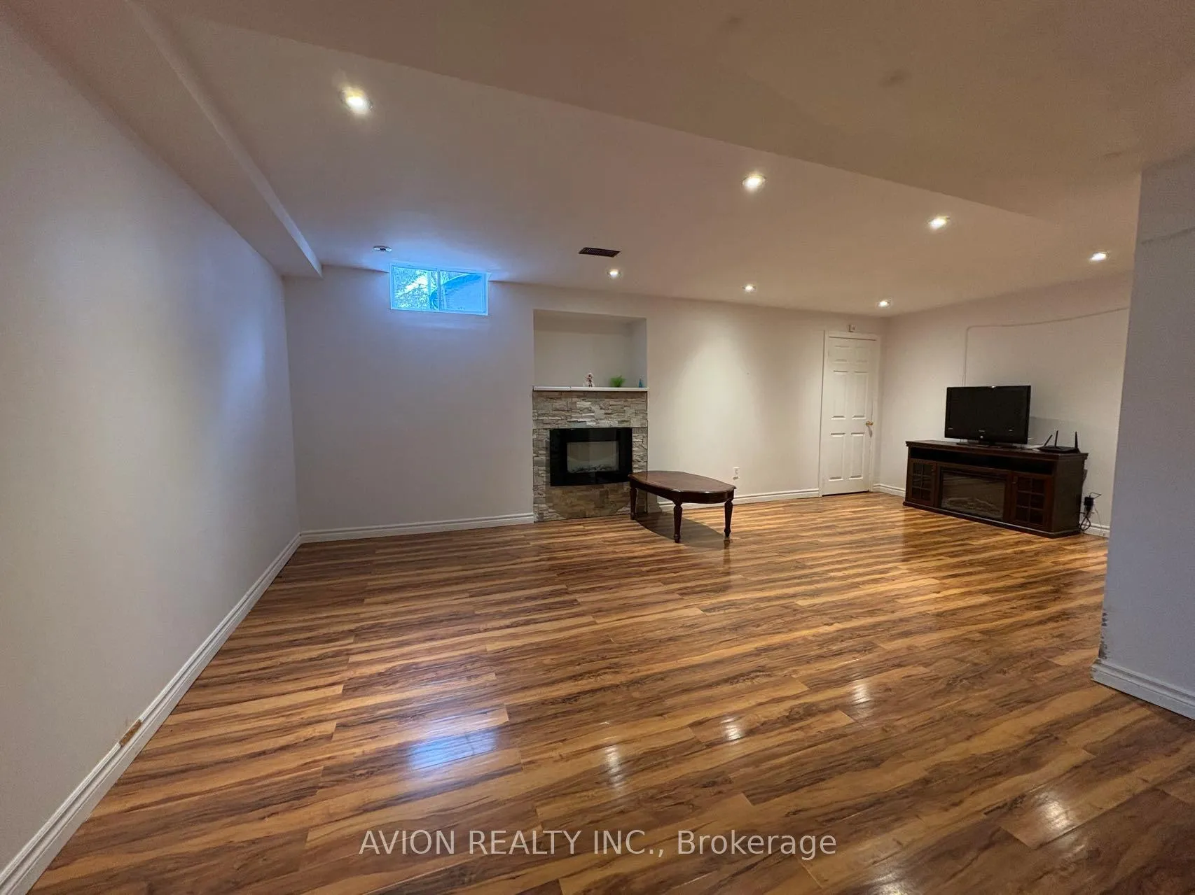 Photo 3 of 12 Ellery Drive, Richmond Hill, Mill Pond — HOMEH