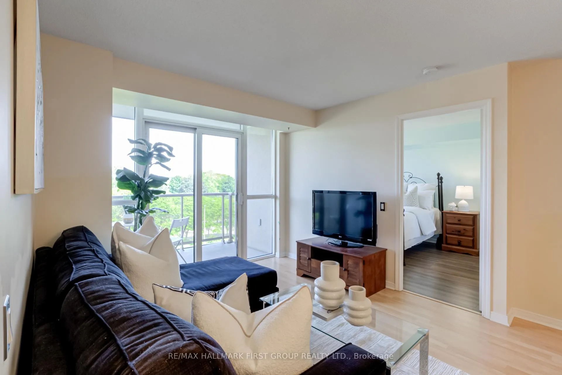 Photo 5 of Unit 601, 1200 The Esplanade, Pickering, Town Centre — HOMEH