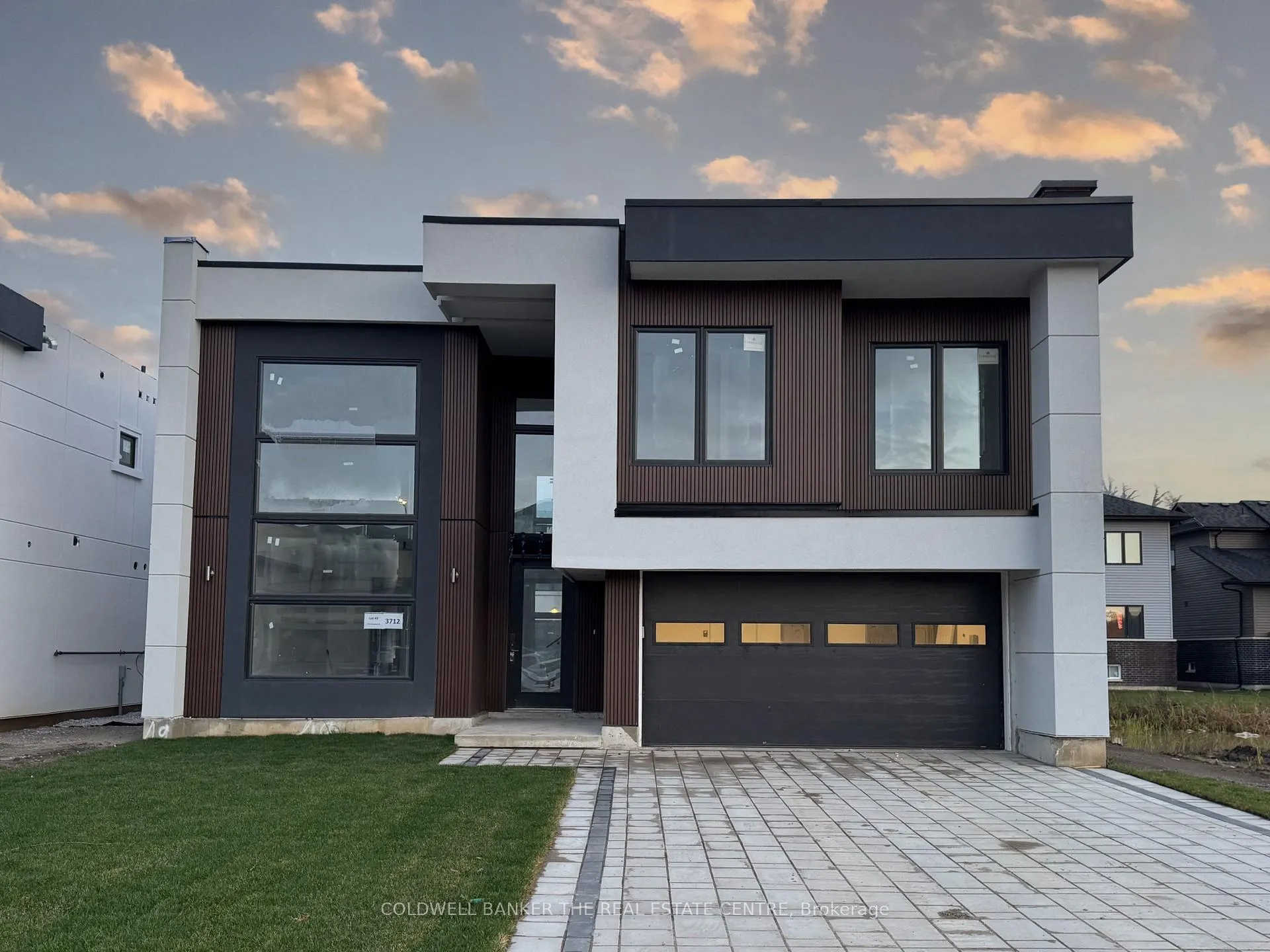 Front of 3712 Quayside Drive