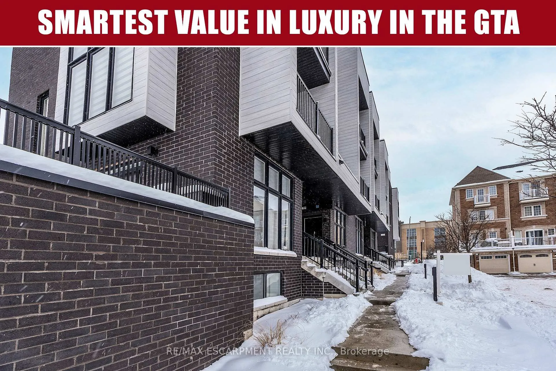 Front of Unit 4, 184 Angus Drive