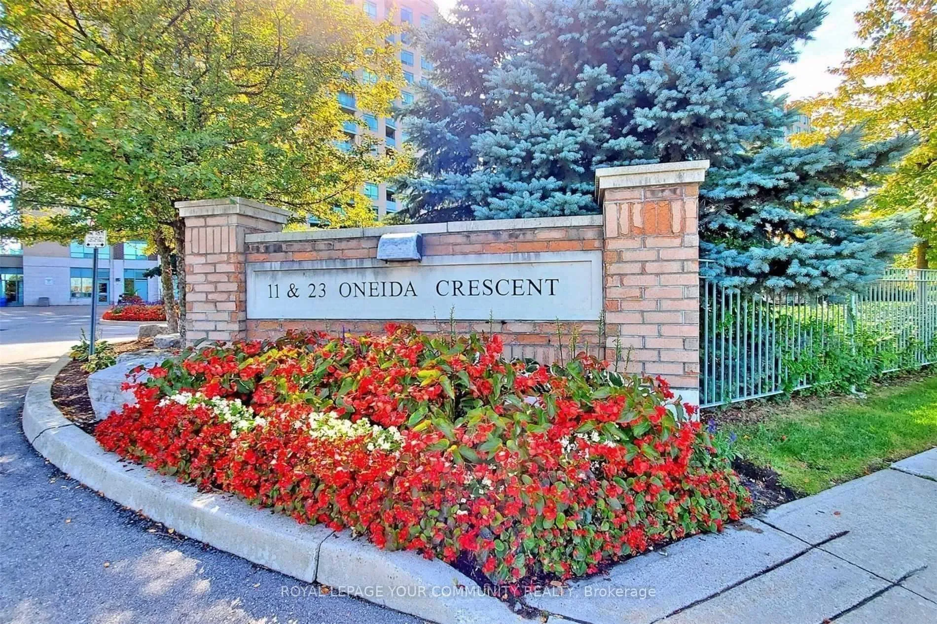 Photo 1 of Unit 1004, 11 Oneida Crescent, Richmond Hill, Langstaff — HOMEH