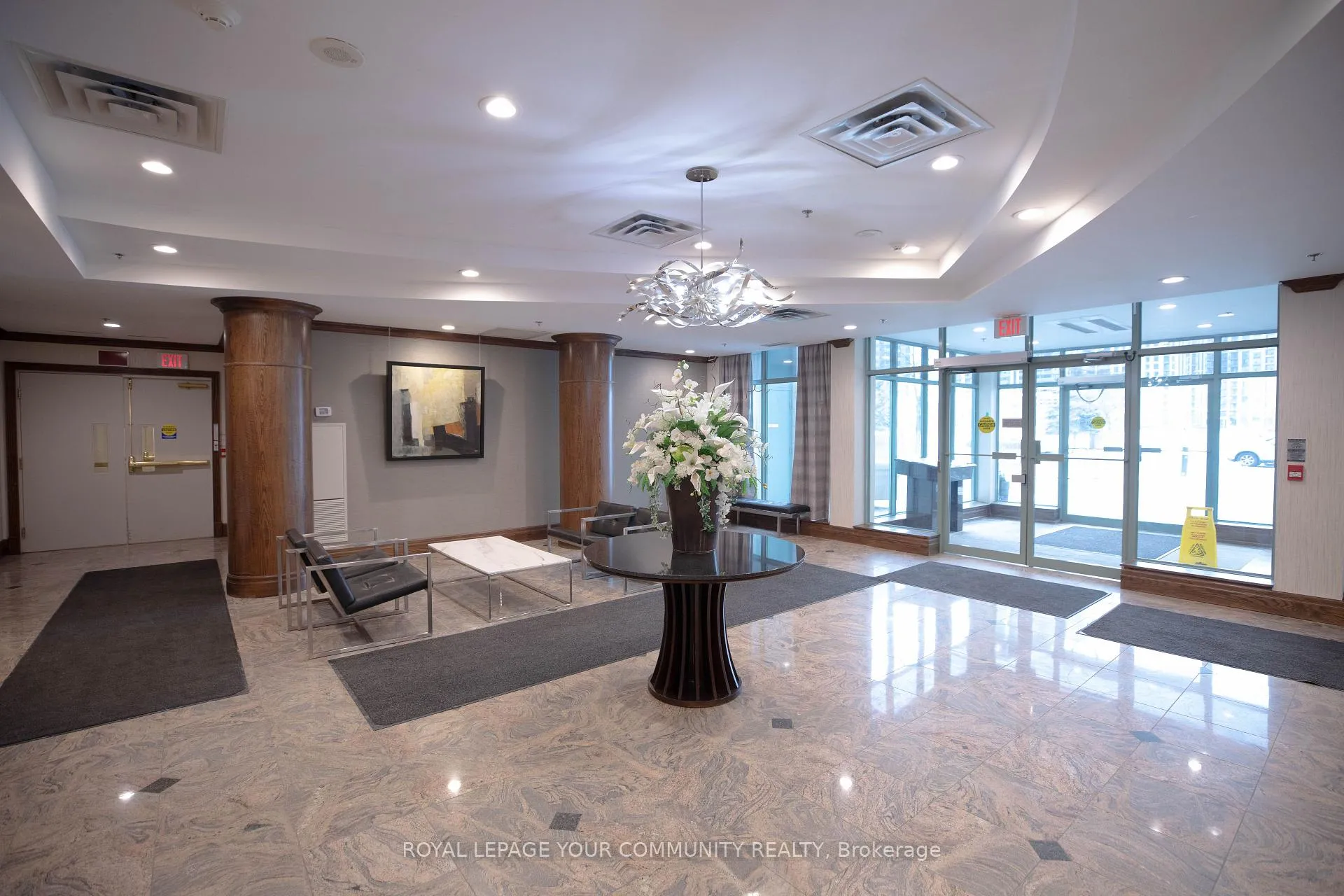 Photo 2 of Unit 1004, 11 Oneida Crescent, Richmond Hill, Langstaff — HOMEH