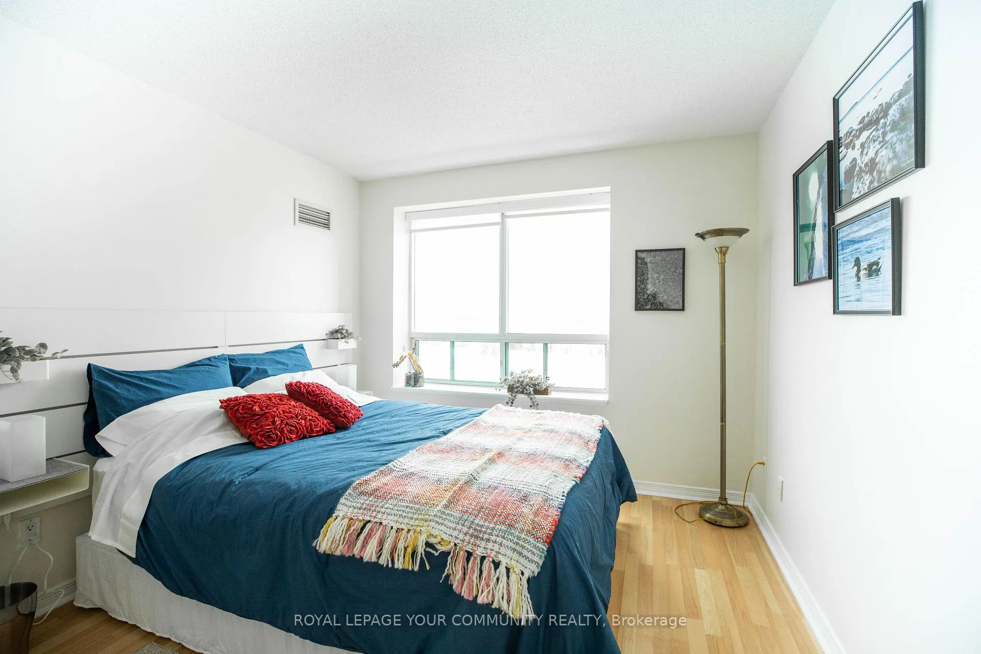 Photo 11 of Unit 1004, 11 Oneida Crescent, Richmond Hill, Langstaff — HOMEH