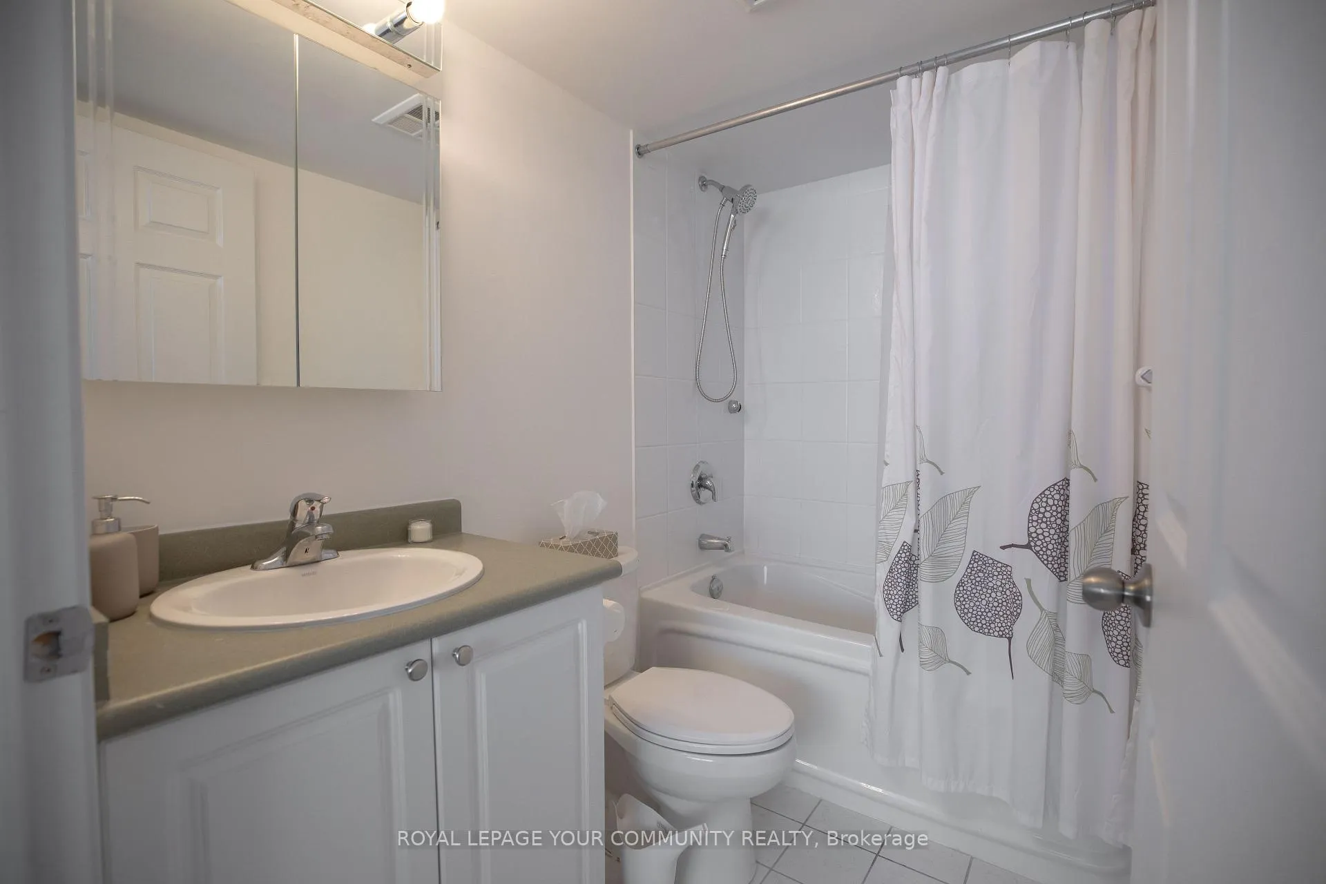 Photo 18 of Unit 1004, 11 Oneida Crescent, Richmond Hill, Langstaff — HOMEH