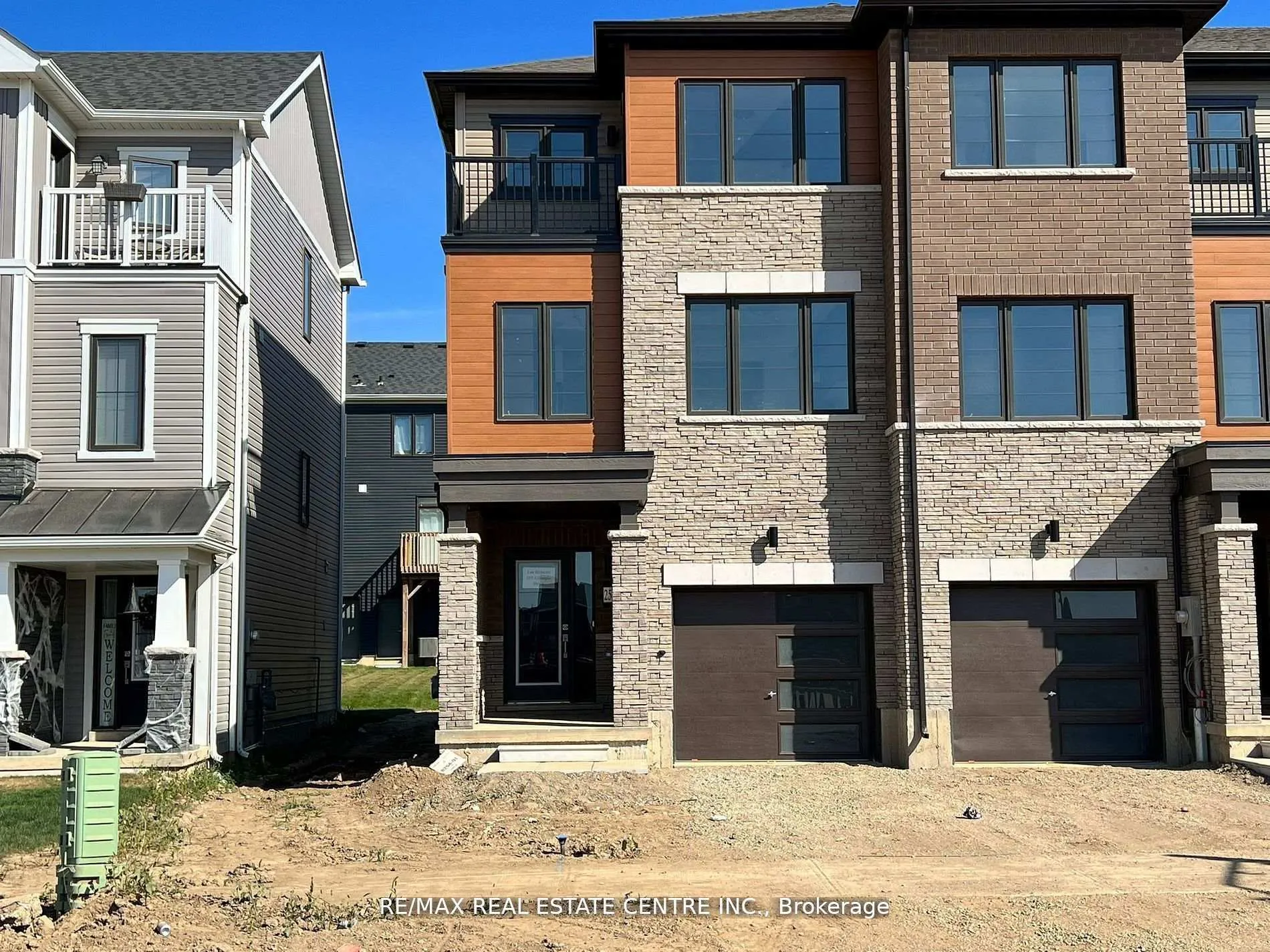 Front of 255 gillespie Drive