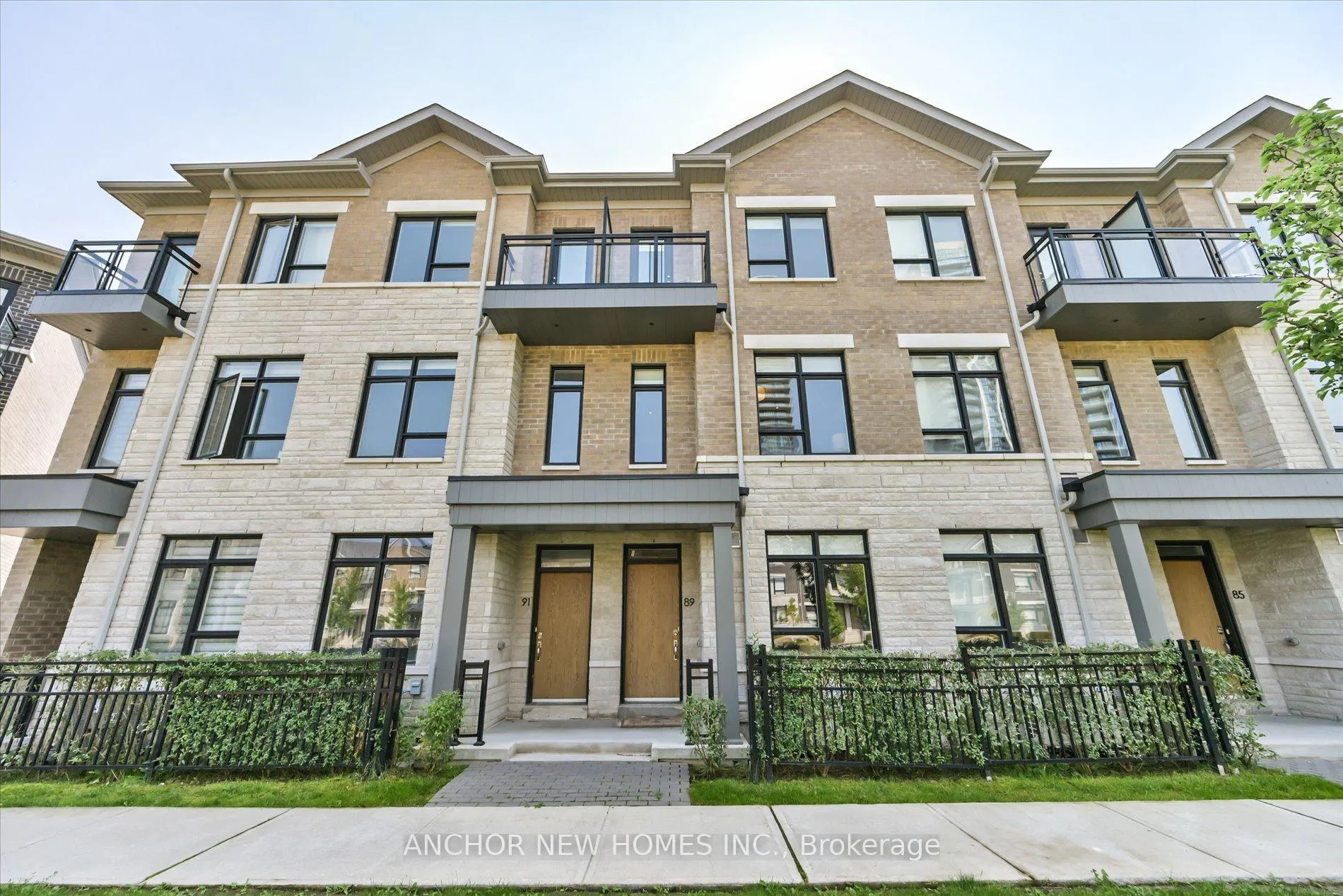 Photo 3 of 89 Feeney Lane, Markham, Commerce Valley — HOMEH