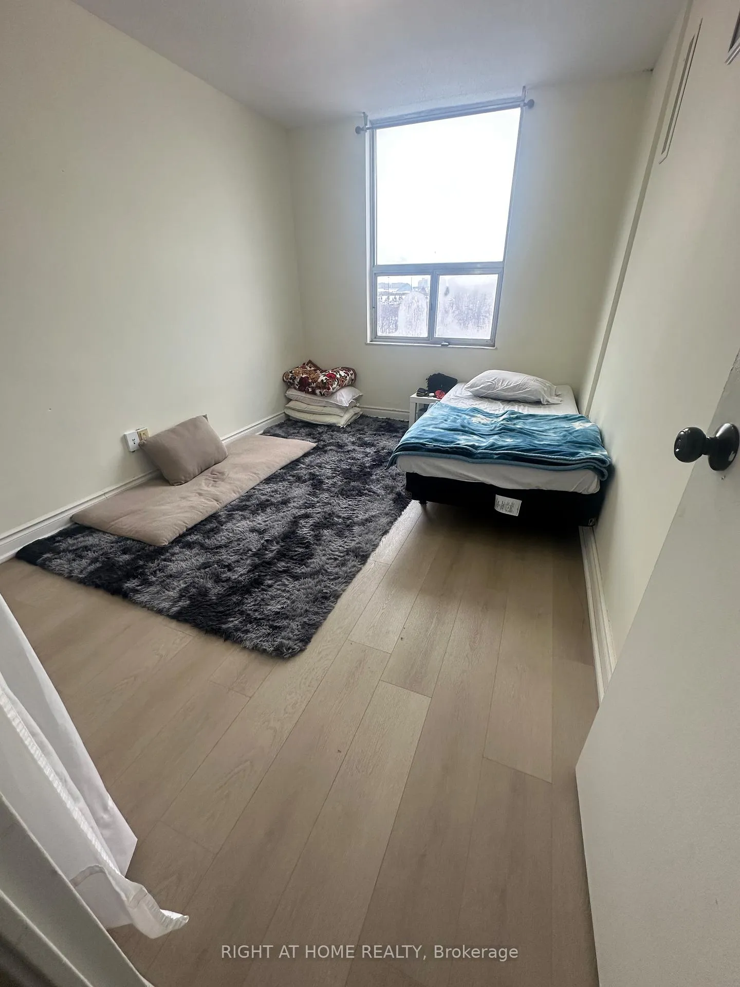 Photo 6 of Unit 1403, 20 Edgecliff Golfway, Toronto, Flemingdon Park — HOMEH