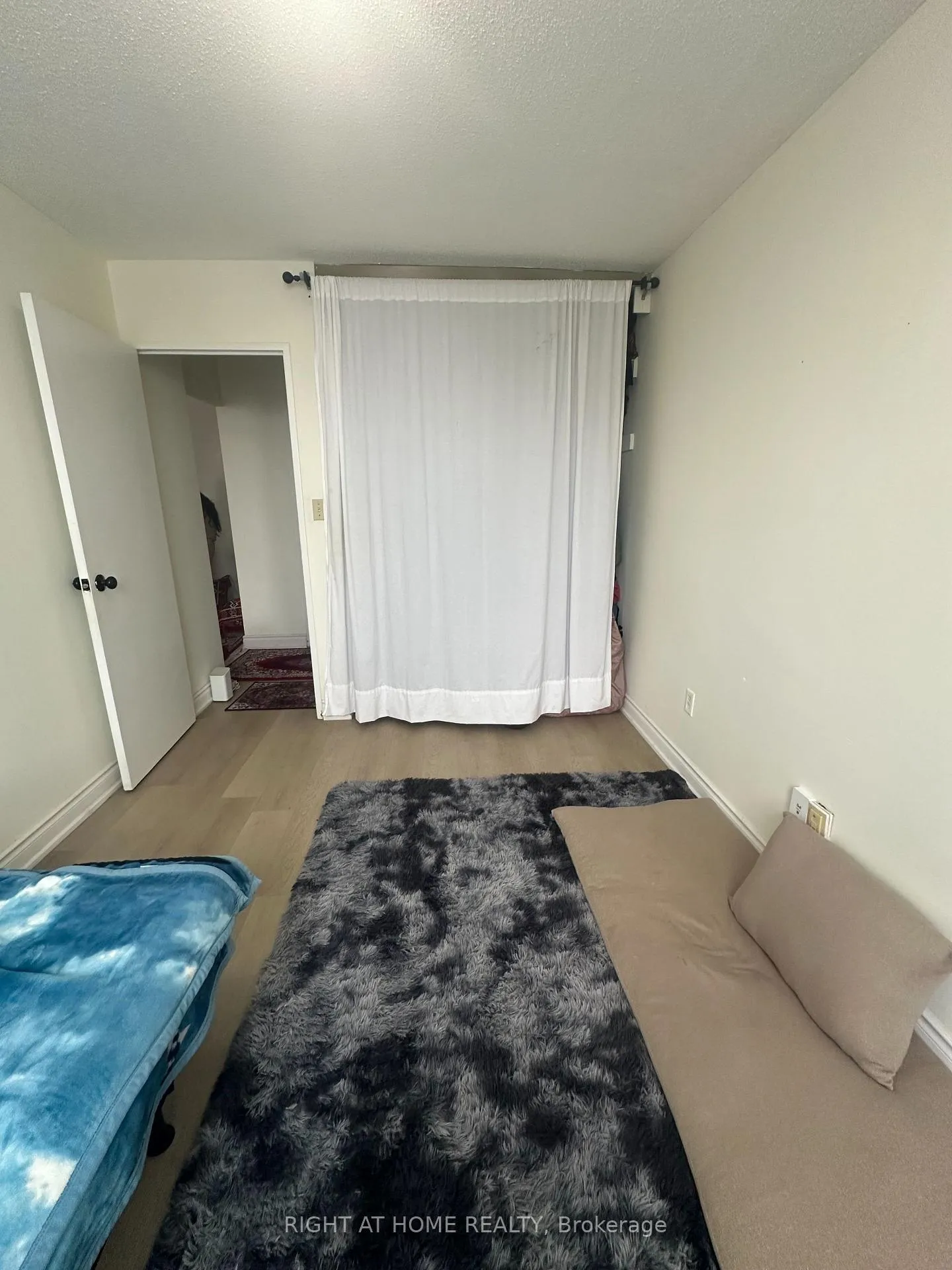 Photo 9 of Unit 1403, 20 Edgecliff Golfway, Toronto, Flemingdon Park — HOMEH