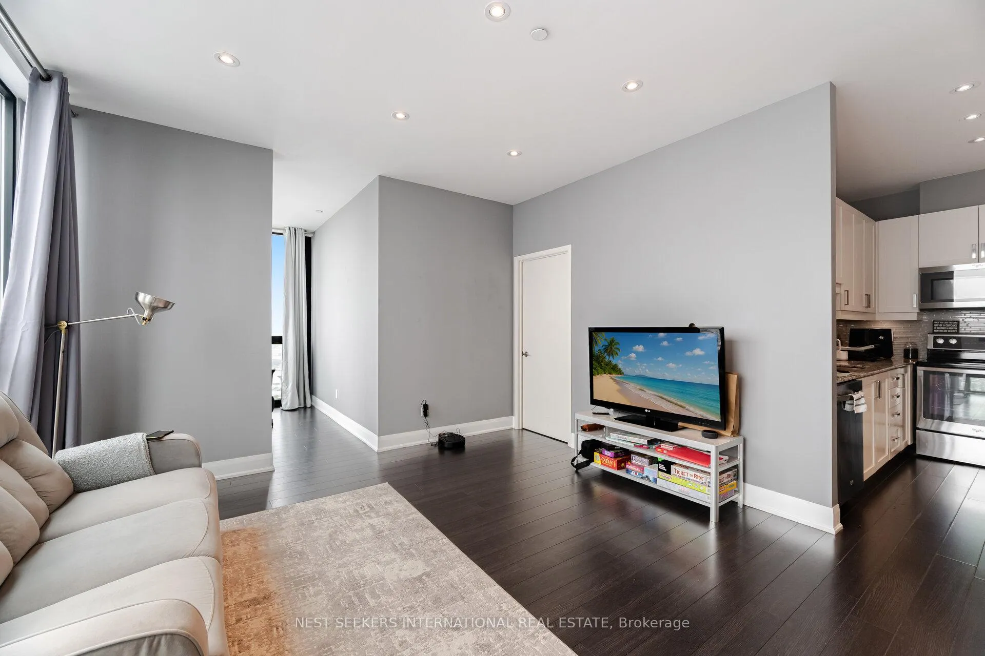 Photo 6 of 2900 Highway 7 W, Vaughan, Concord — HOMEH