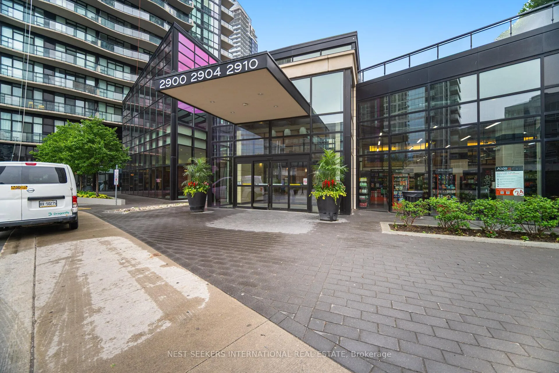 Photo 22 of 2900 Highway 7 W, Vaughan, Concord — HOMEH