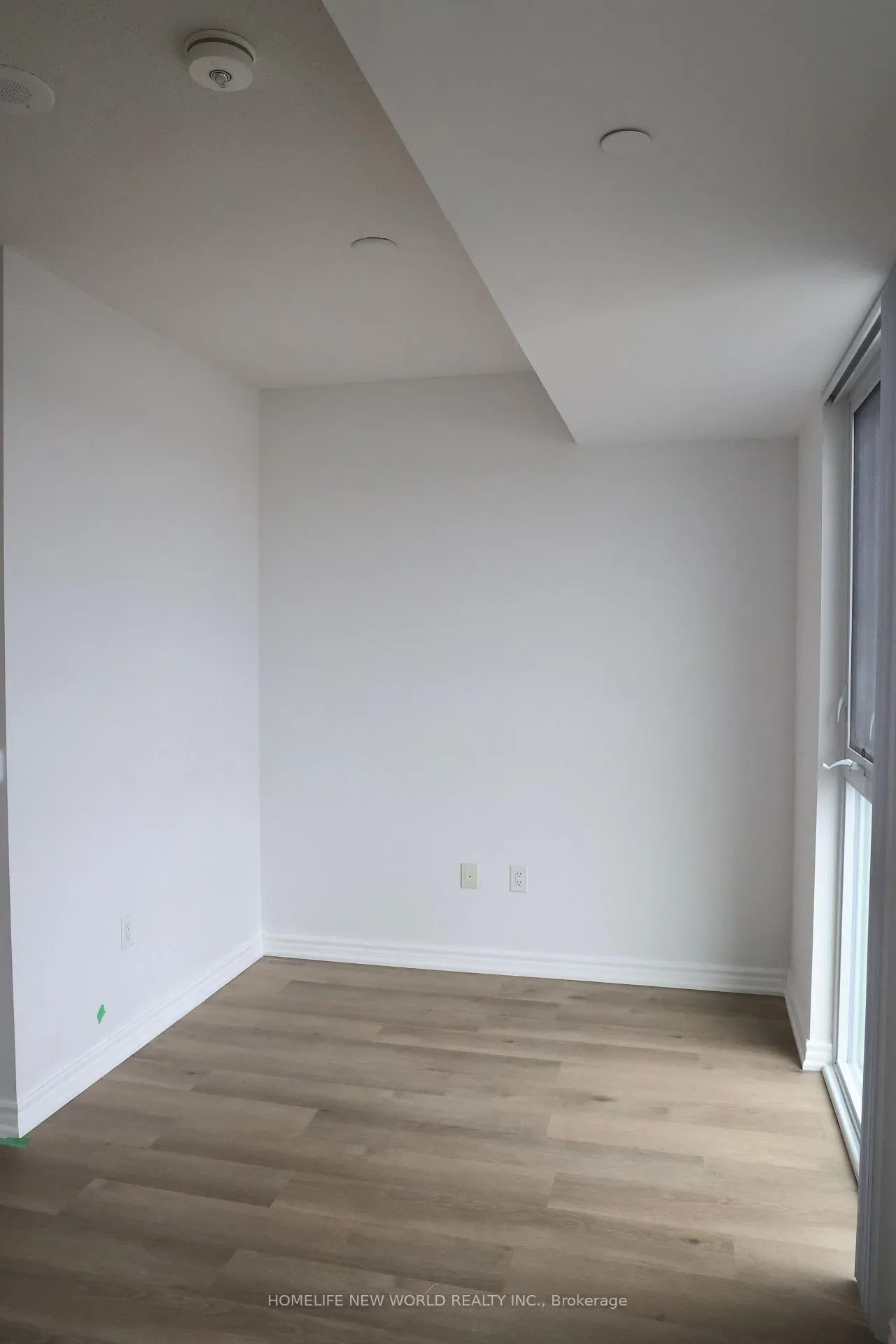 Photo 4 of Unit 1703, 38 Honeycrisp Crescent, Vaughan, Vaughan Corporate Centre — HOMEH