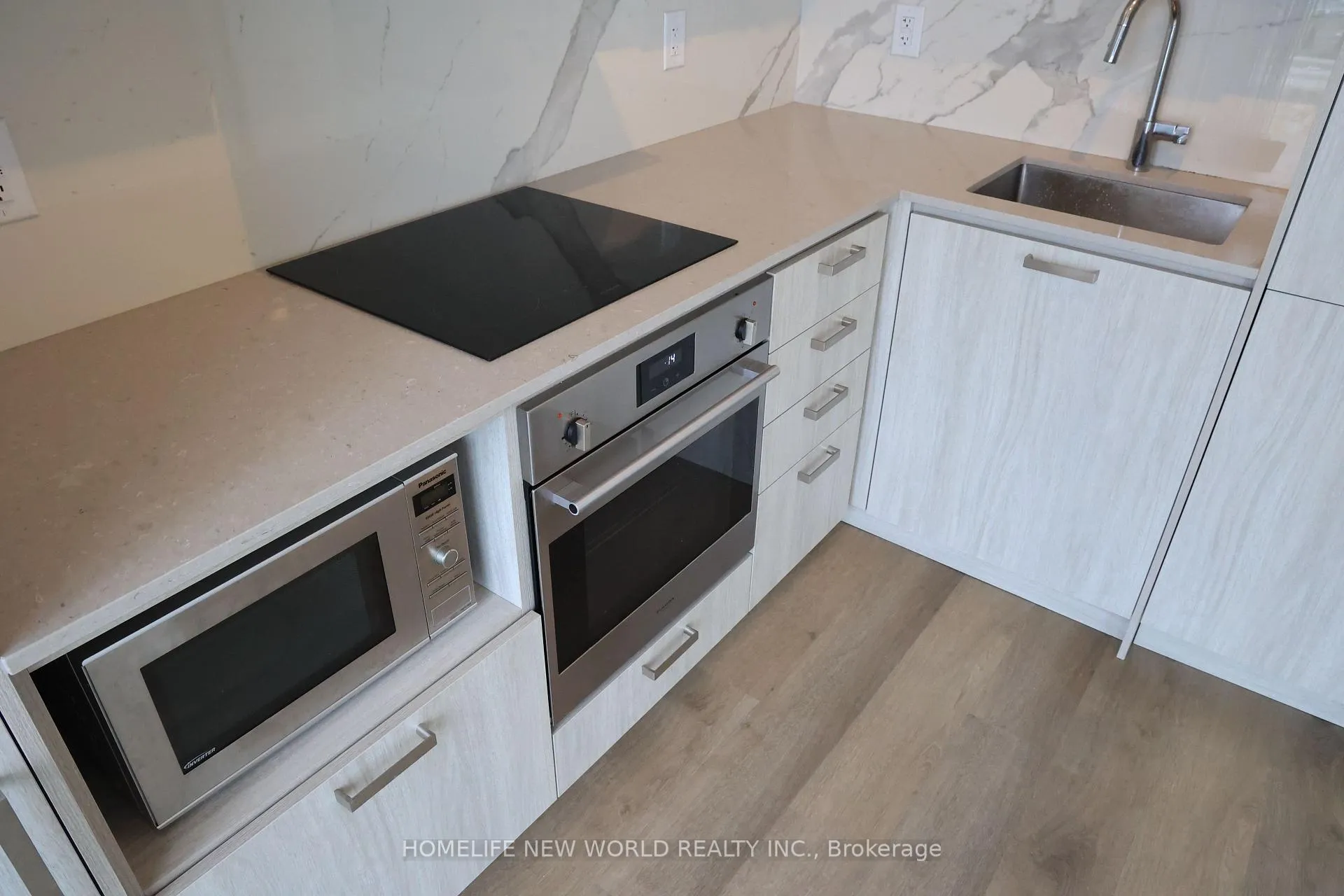 Photo 7 of Unit 1703, 38 Honeycrisp Crescent, Vaughan, Vaughan Corporate Centre — HOMEH