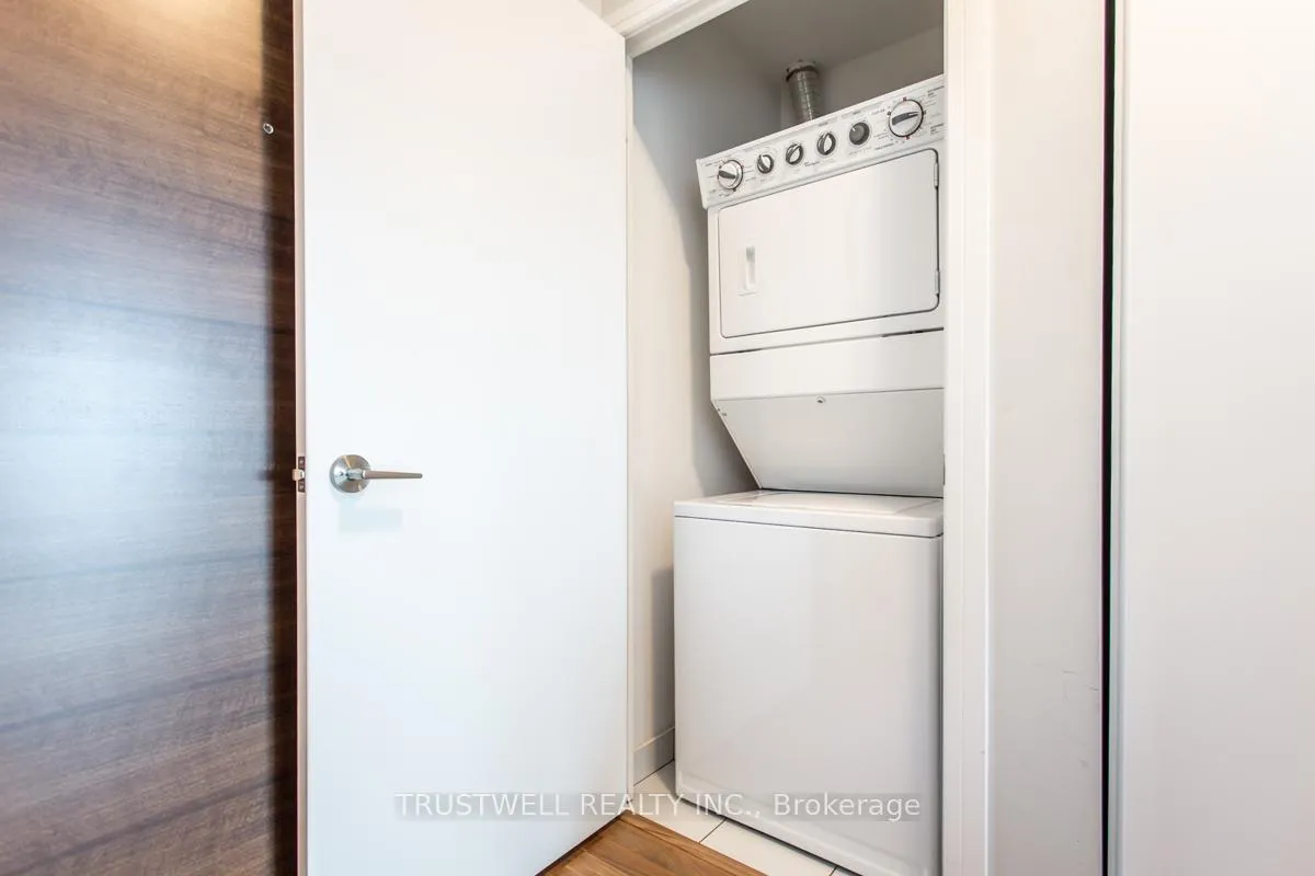 Photo 18 of Unit PH21, 35 Brian Peck Crescent, Toronto, Thorncliffe Park — HOMEH