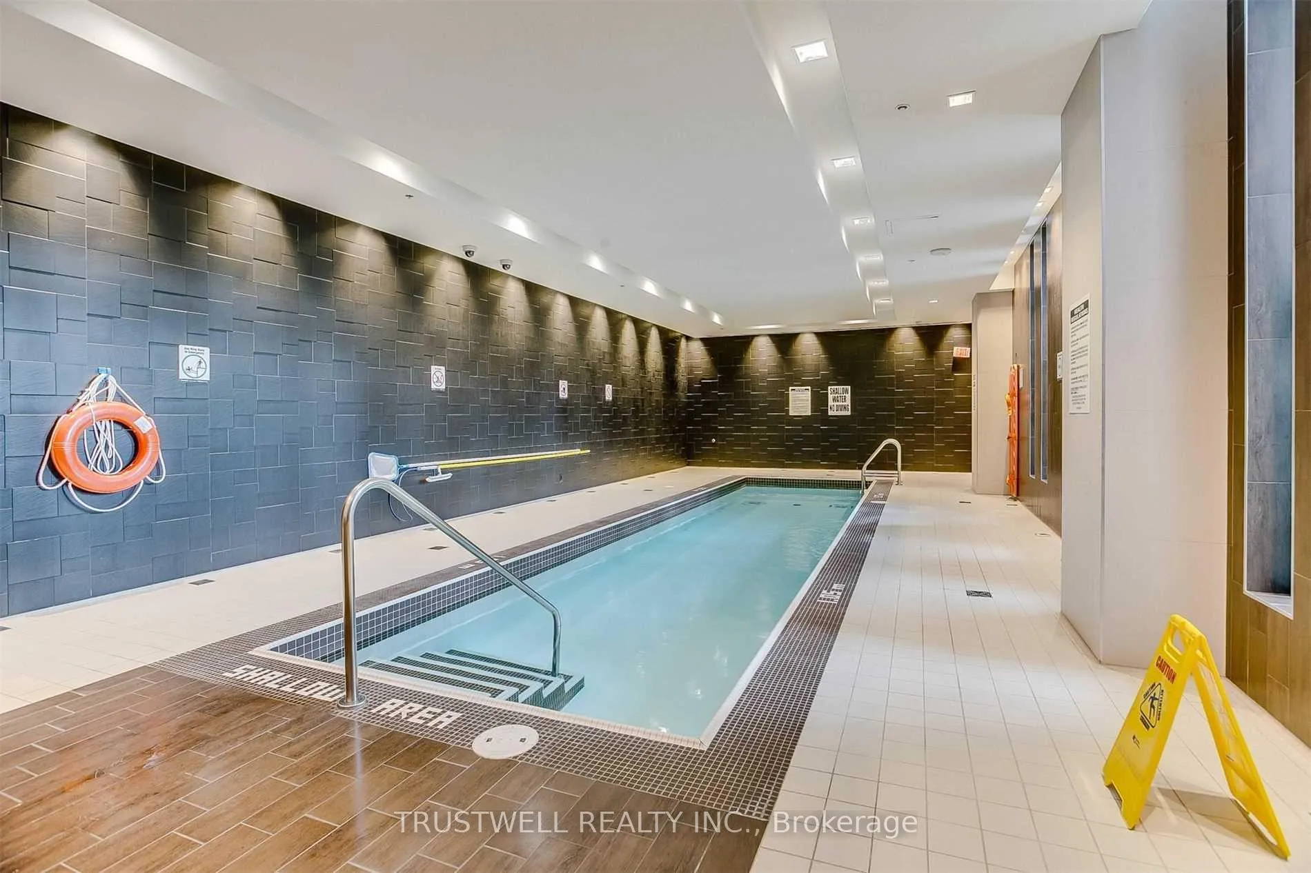 Photo 22 of Unit PH21, 35 Brian Peck Crescent, Toronto, Thorncliffe Park — HOMEH