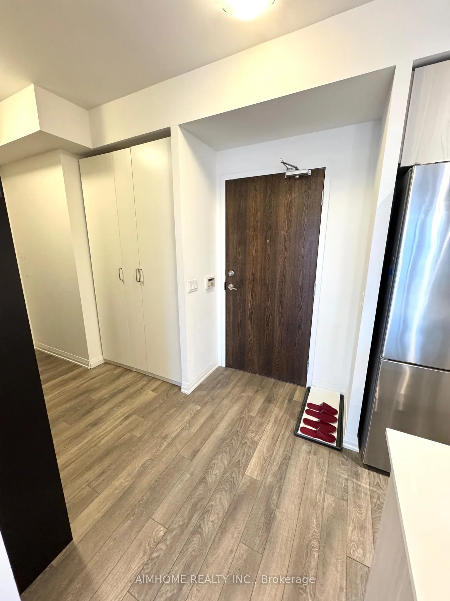 Photo 9 of Unit 807, 99 Eagle Rock Way, Vaughan, Maple — HOMEH