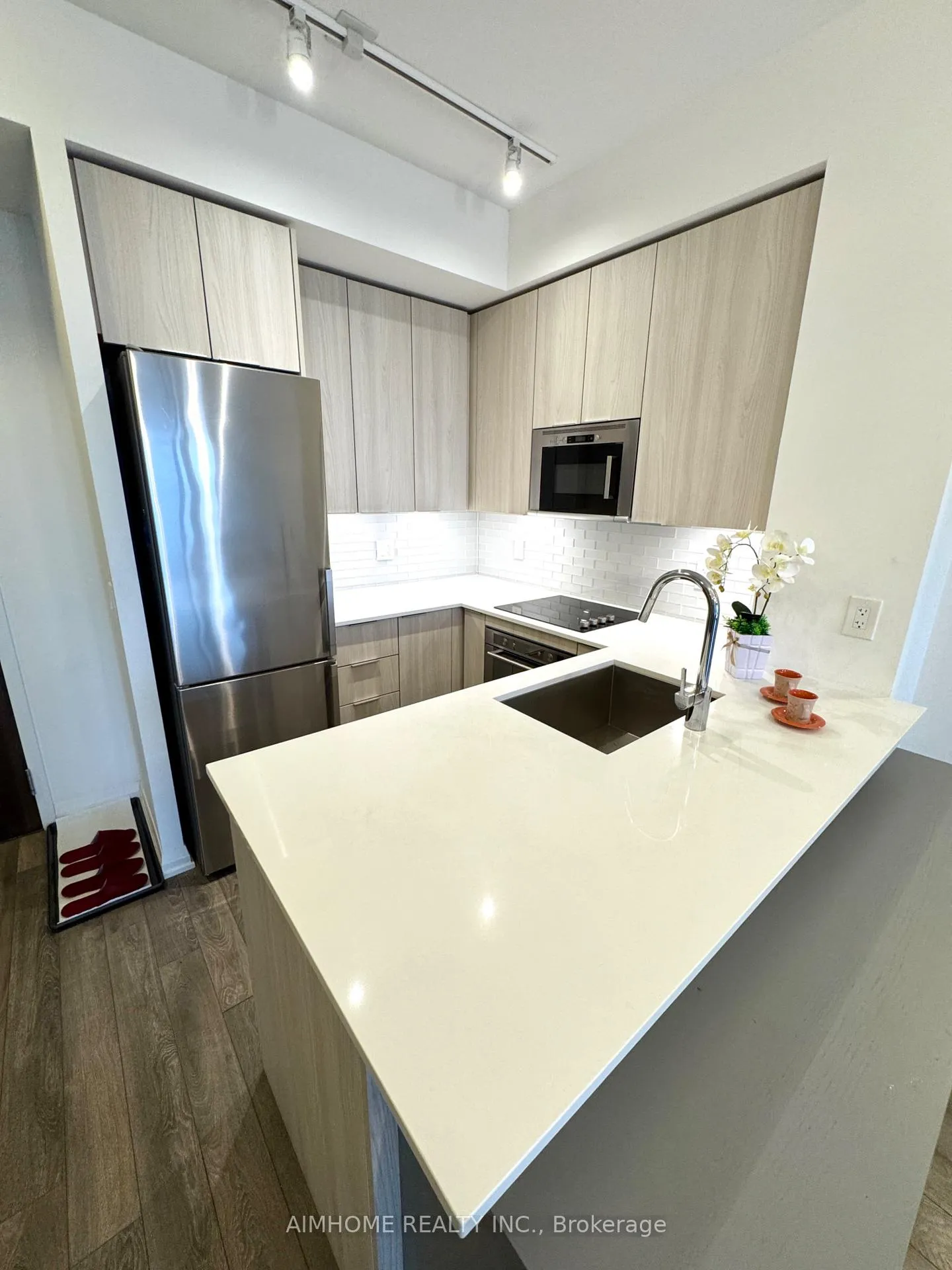 Photo 13 of Unit 807, 99 Eagle Rock Way, Vaughan, Maple — HOMEH