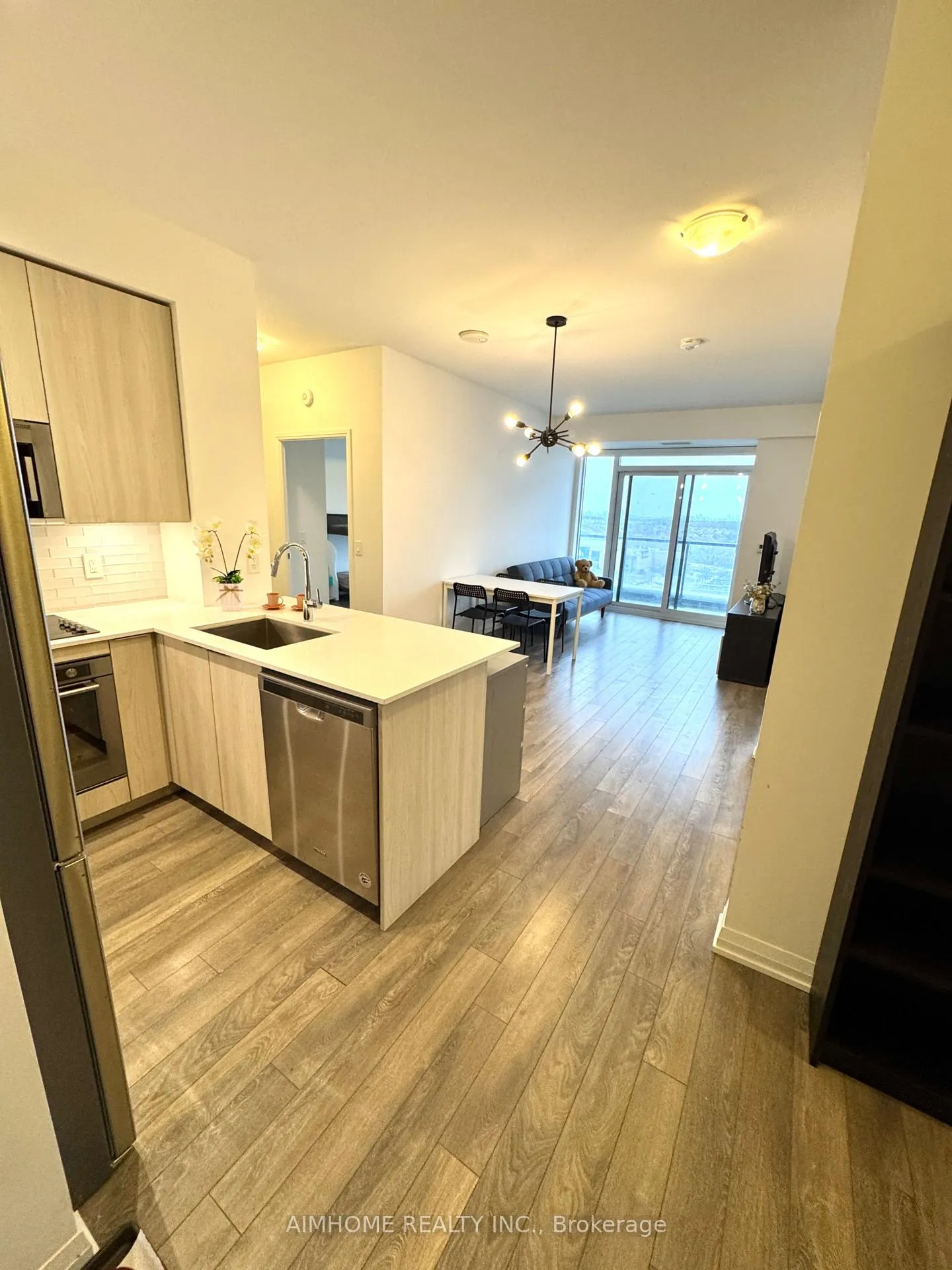 Photo 16 of Unit 807, 99 Eagle Rock Way, Vaughan, Maple — HOMEH