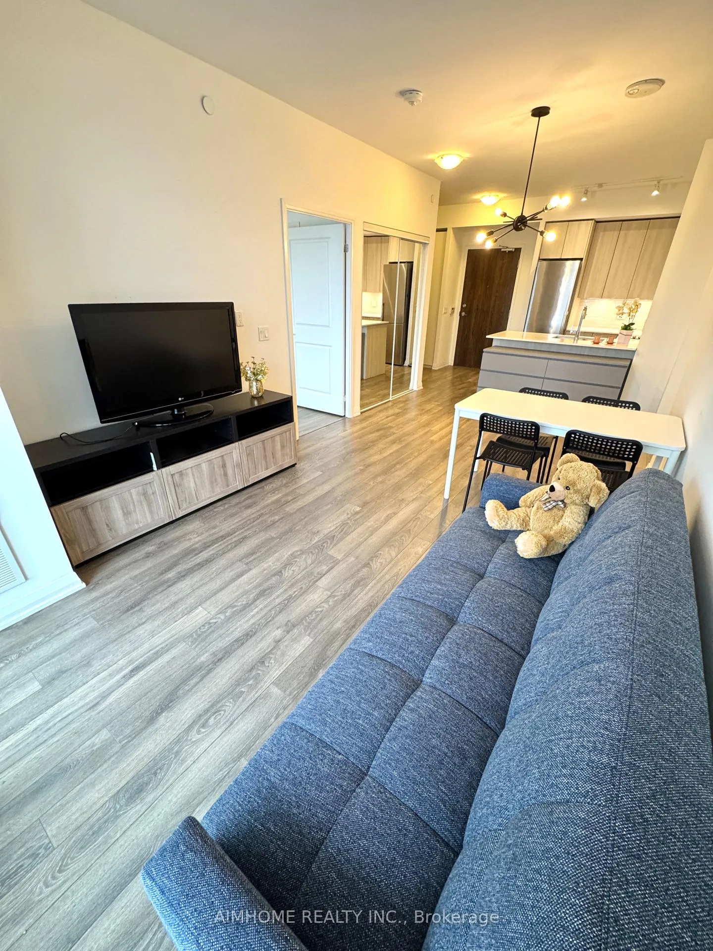 Photo 18 of Unit 807, 99 Eagle Rock Way, Vaughan, Maple — HOMEH