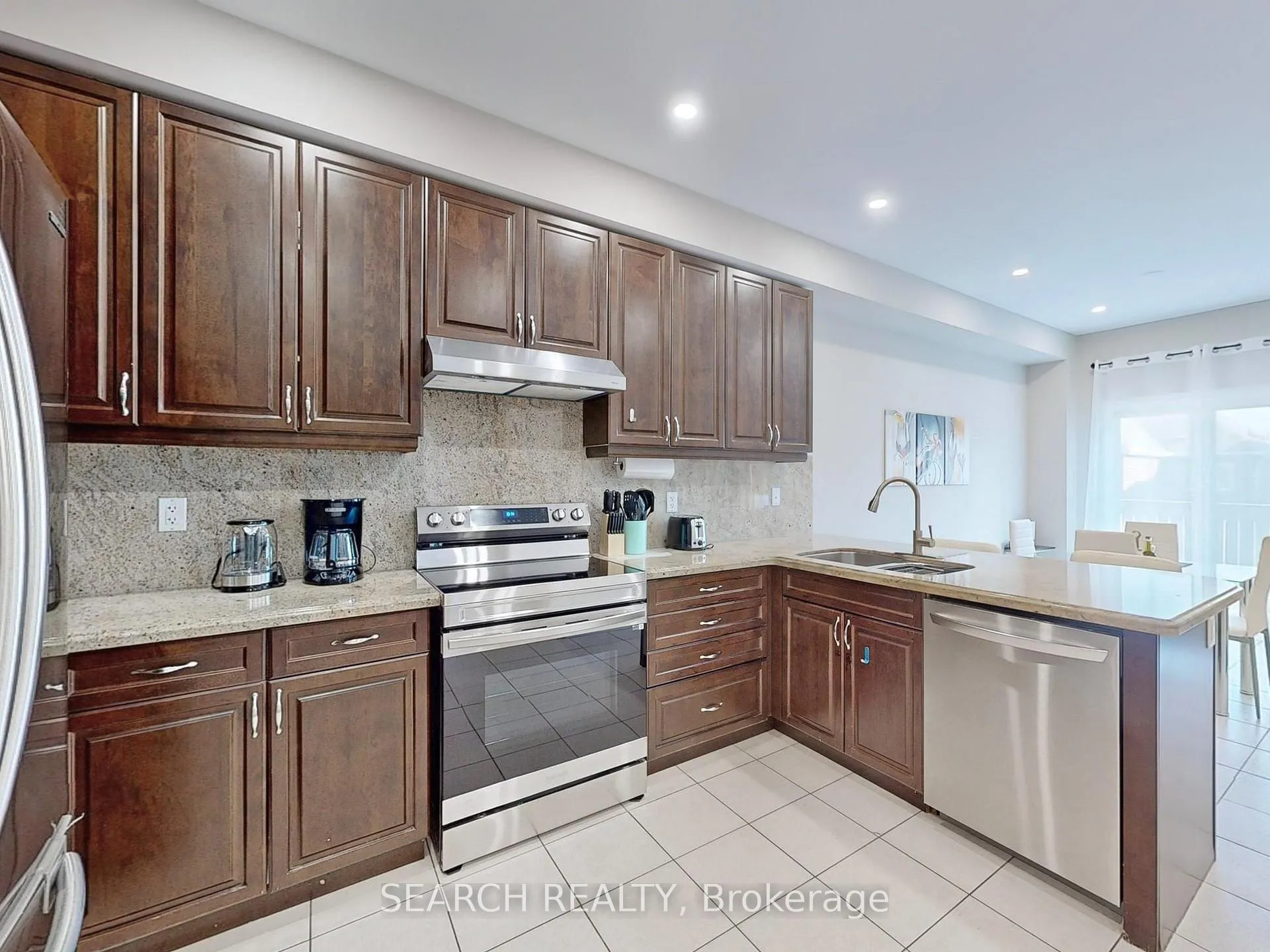 Photo 11 of 277 Oberfrick Avenue, Vaughan, Patterson — HOMEH