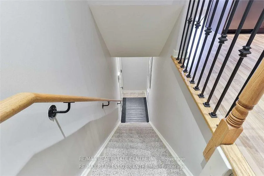 Photo 5 of Unit 5, 823 Dundas Street E, Toronto, South Riverdale — HOMEH