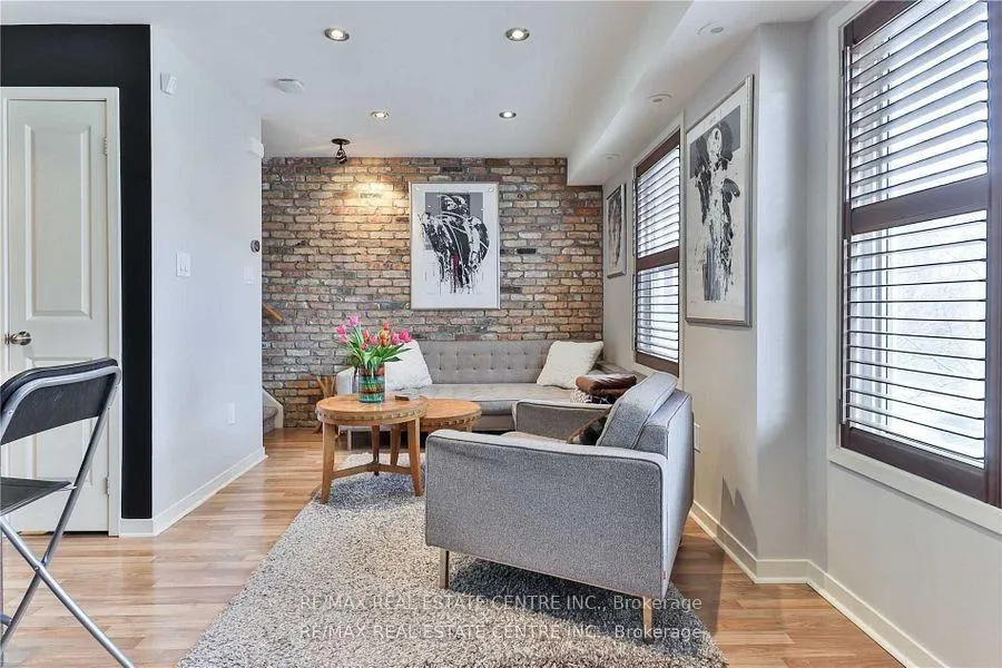 Photo 9 of Unit 5, 823 Dundas Street E, Toronto, South Riverdale — HOMEH