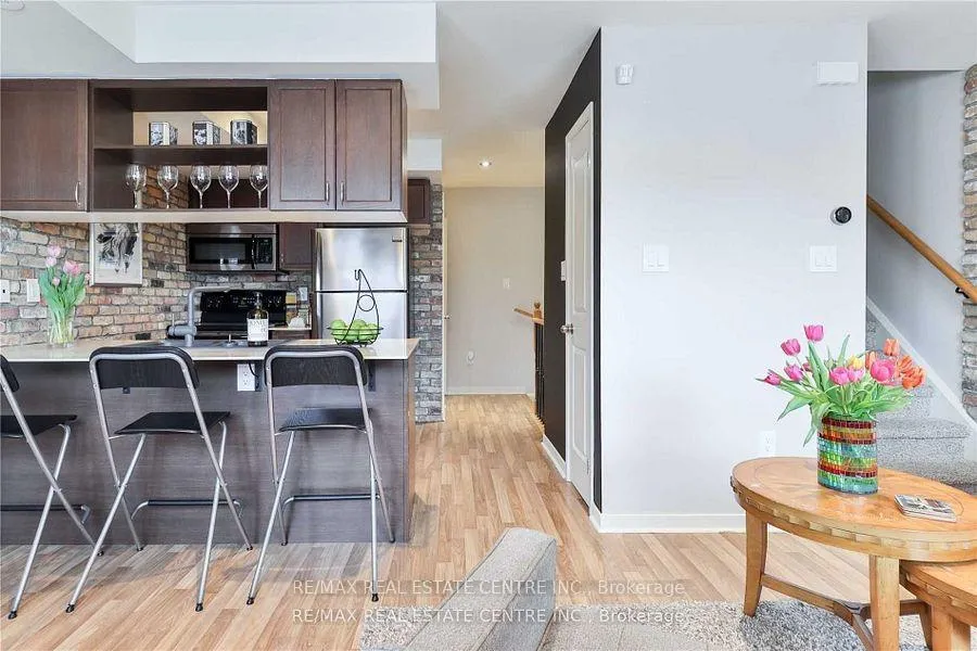 Photo 10 of Unit 5, 823 Dundas Street E, Toronto, South Riverdale — HOMEH