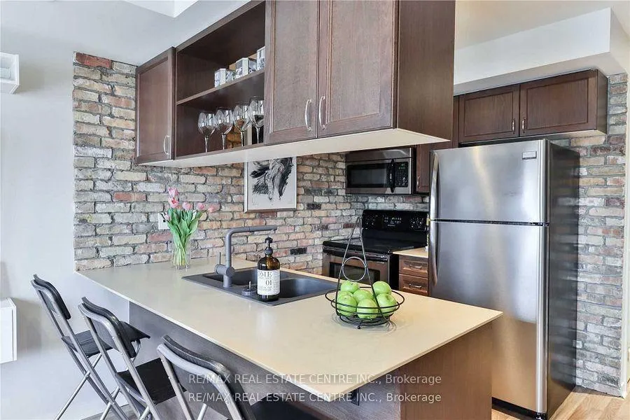 Photo 11 of Unit 5, 823 Dundas Street E, Toronto, South Riverdale — HOMEH