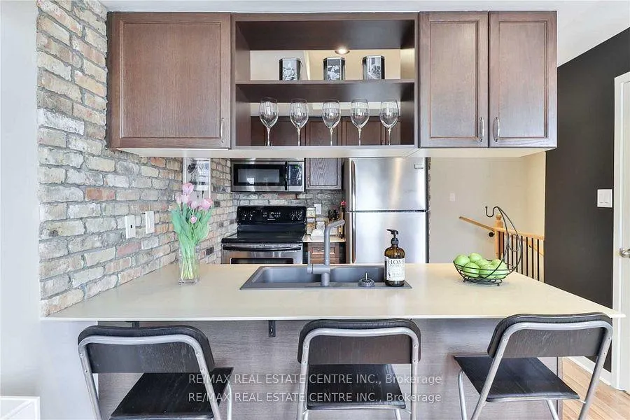 Photo 13 of Unit 5, 823 Dundas Street E, Toronto, South Riverdale — HOMEH