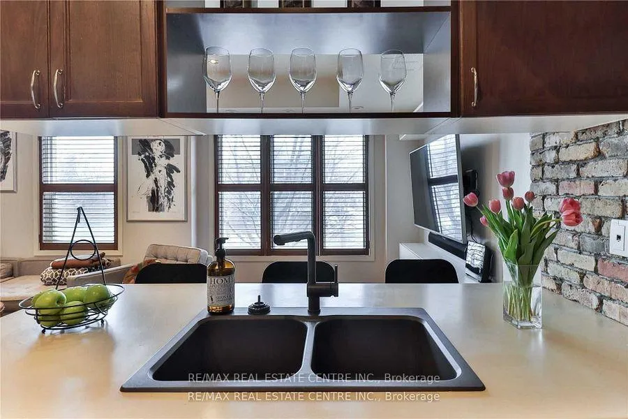 Photo 14 of Unit 5, 823 Dundas Street E, Toronto, South Riverdale — HOMEH