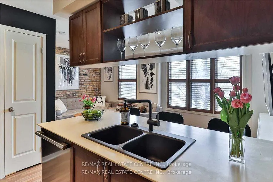 Photo 15 of Unit 5, 823 Dundas Street E, Toronto, South Riverdale — HOMEH