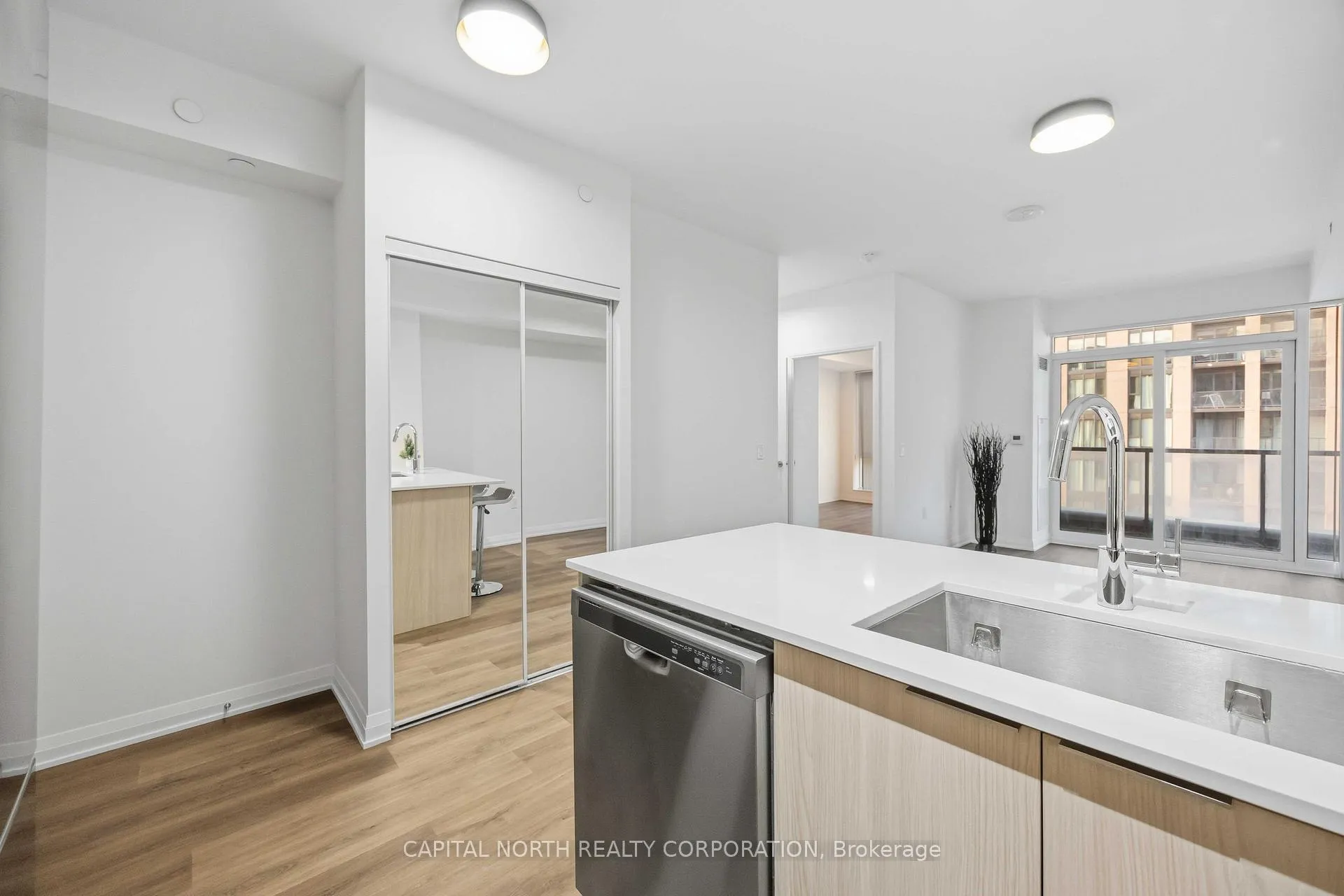 Photo 10 of Unit 525, 99 Eagle Rock Way, Vaughan, Rural Vaughan — HOMEH